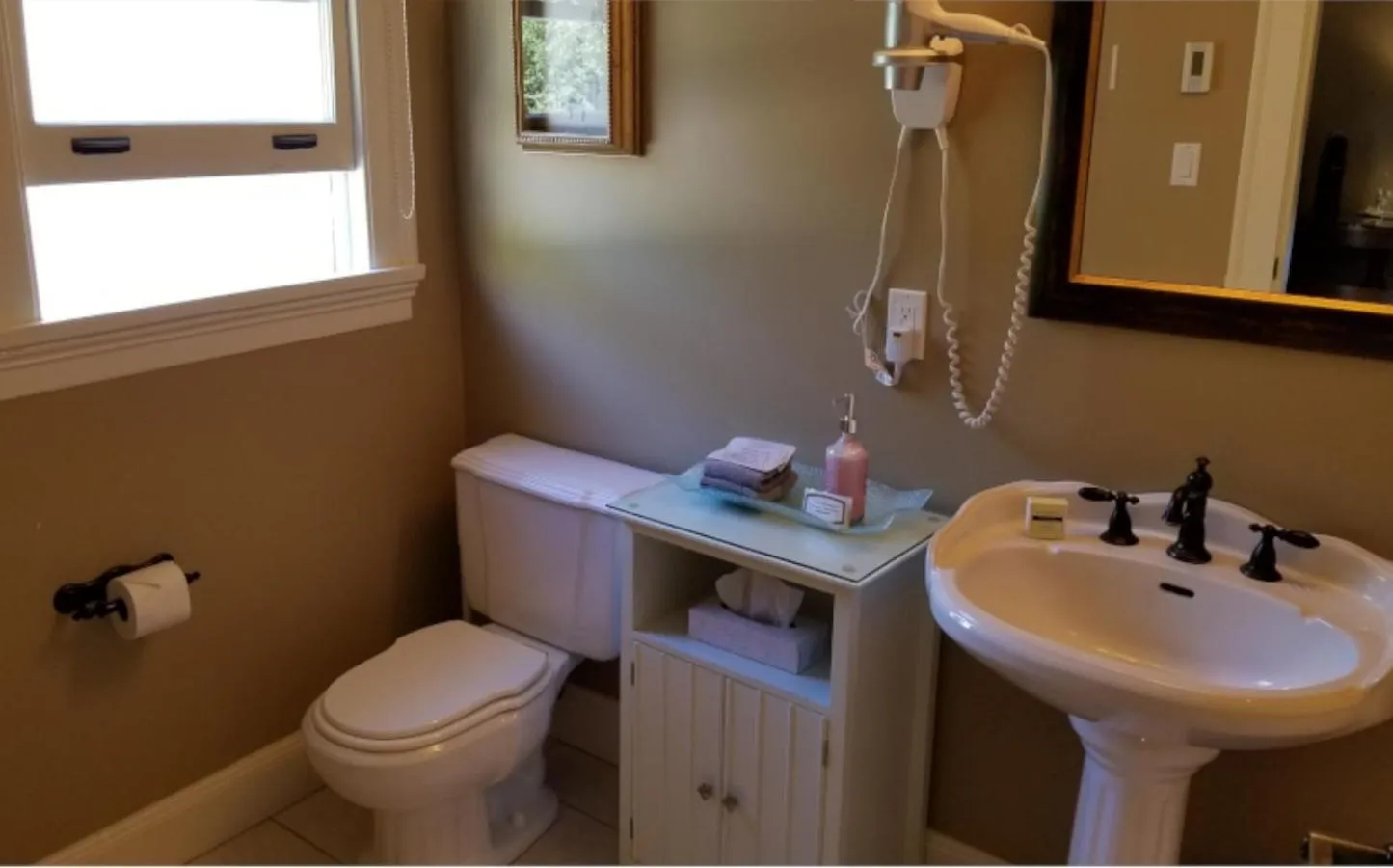 Bathroom in Crown Mansion Boutique Hotel & Villas