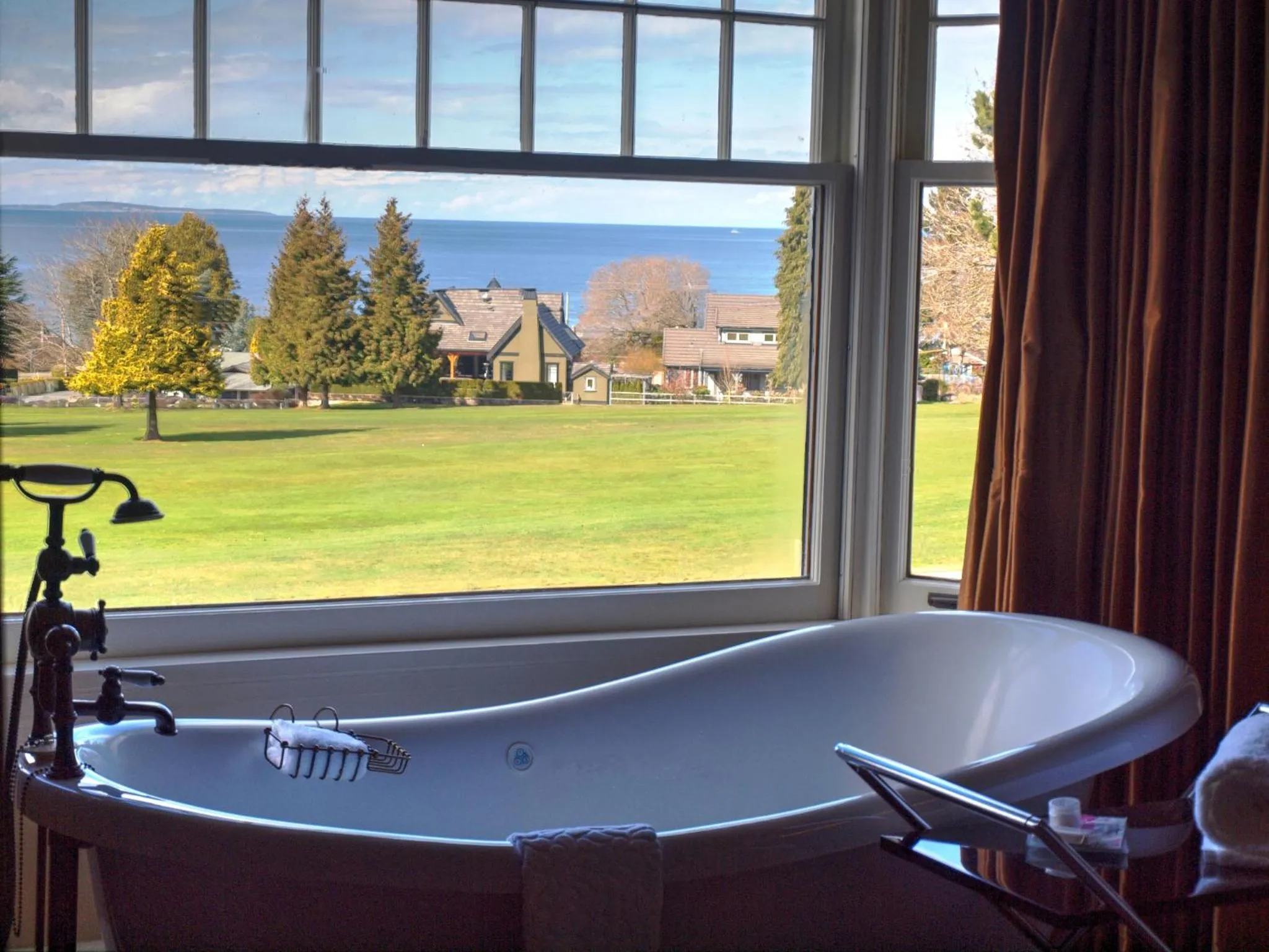 Day in Crown Mansion Boutique Hotel & Villas