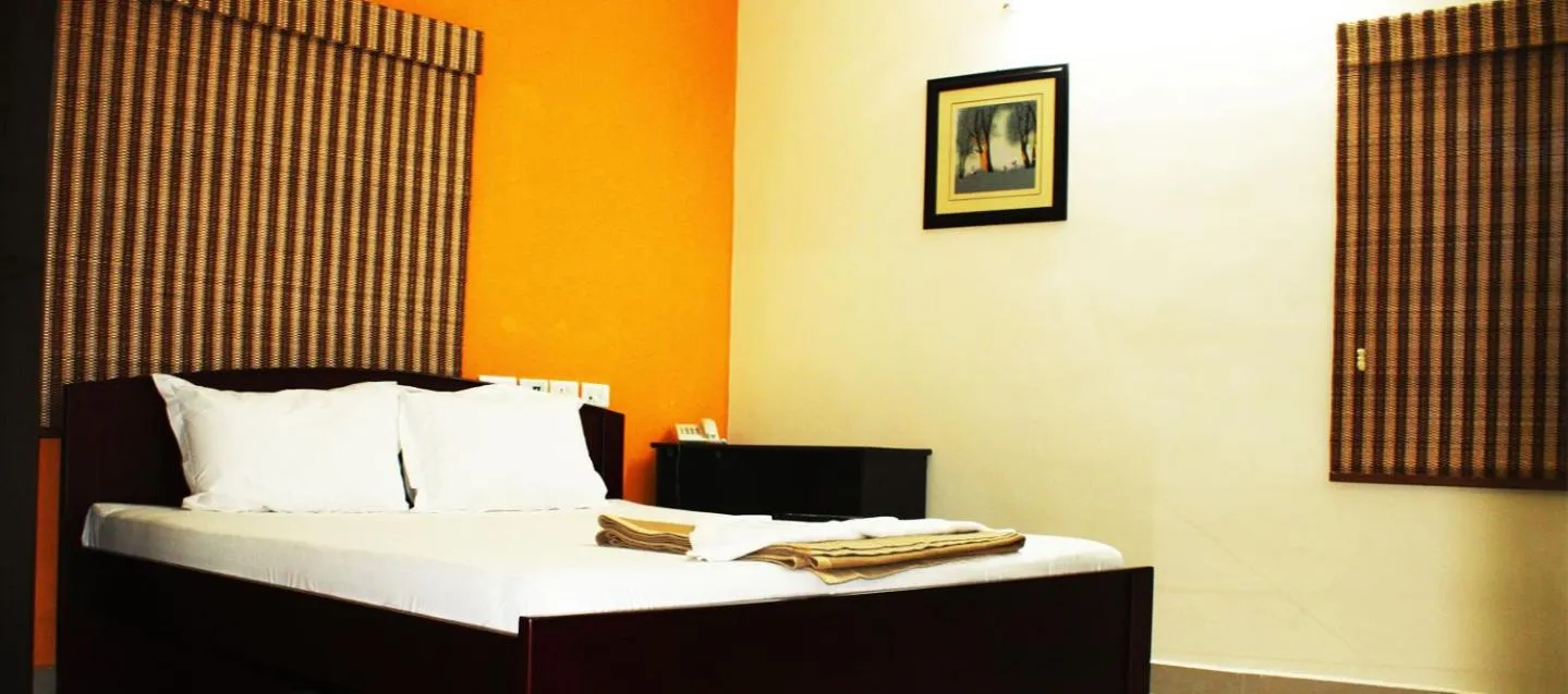 Bed in GUINDY CHENNAI STAYS