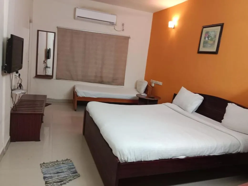 Bed in GUINDY CHENNAI STAYS