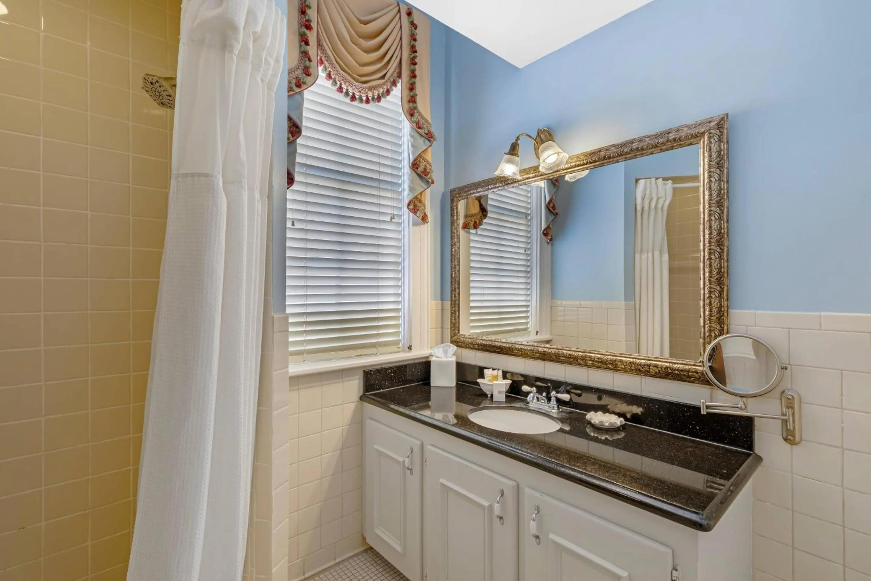 Bedroom in Windsor Hotel, an Ascend Collection Hotel