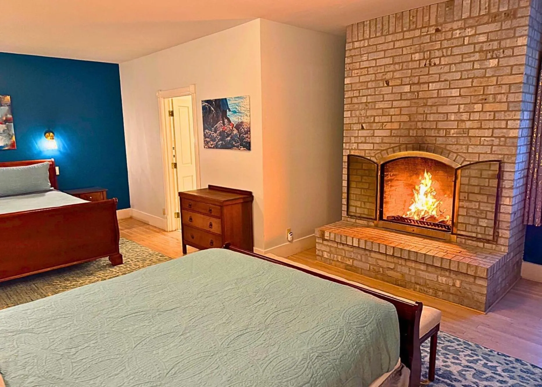 Bed in The Edenwild Boutique Inn