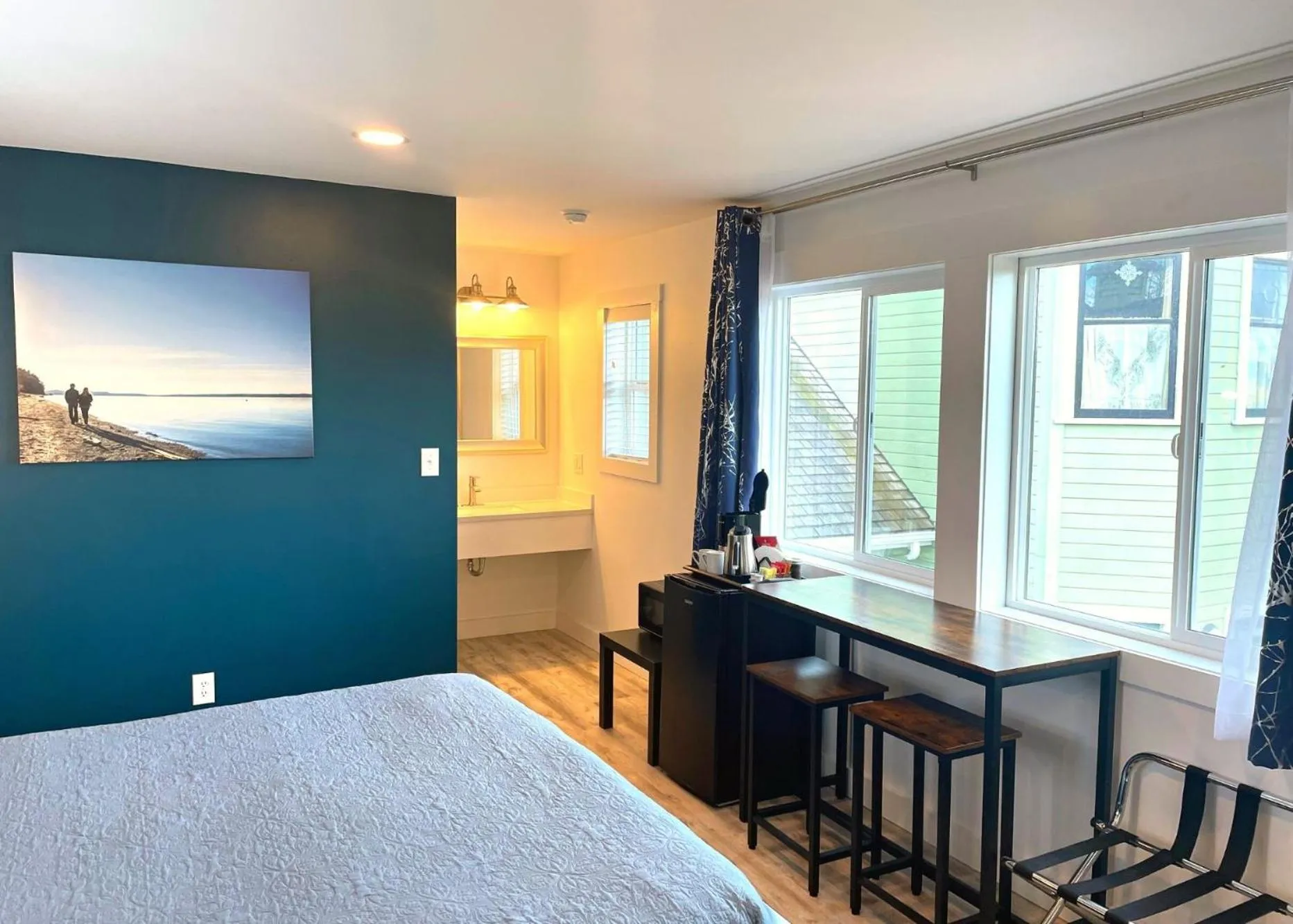 Bed in The Edenwild Boutique Inn