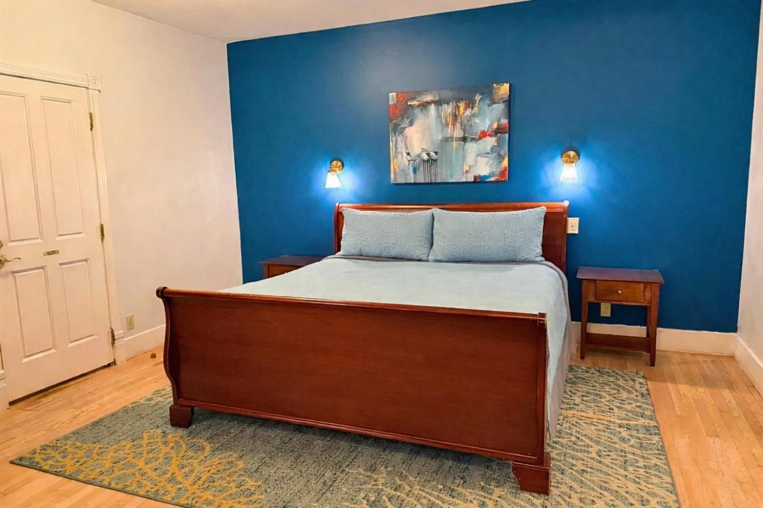 Bed in The Edenwild Boutique Inn