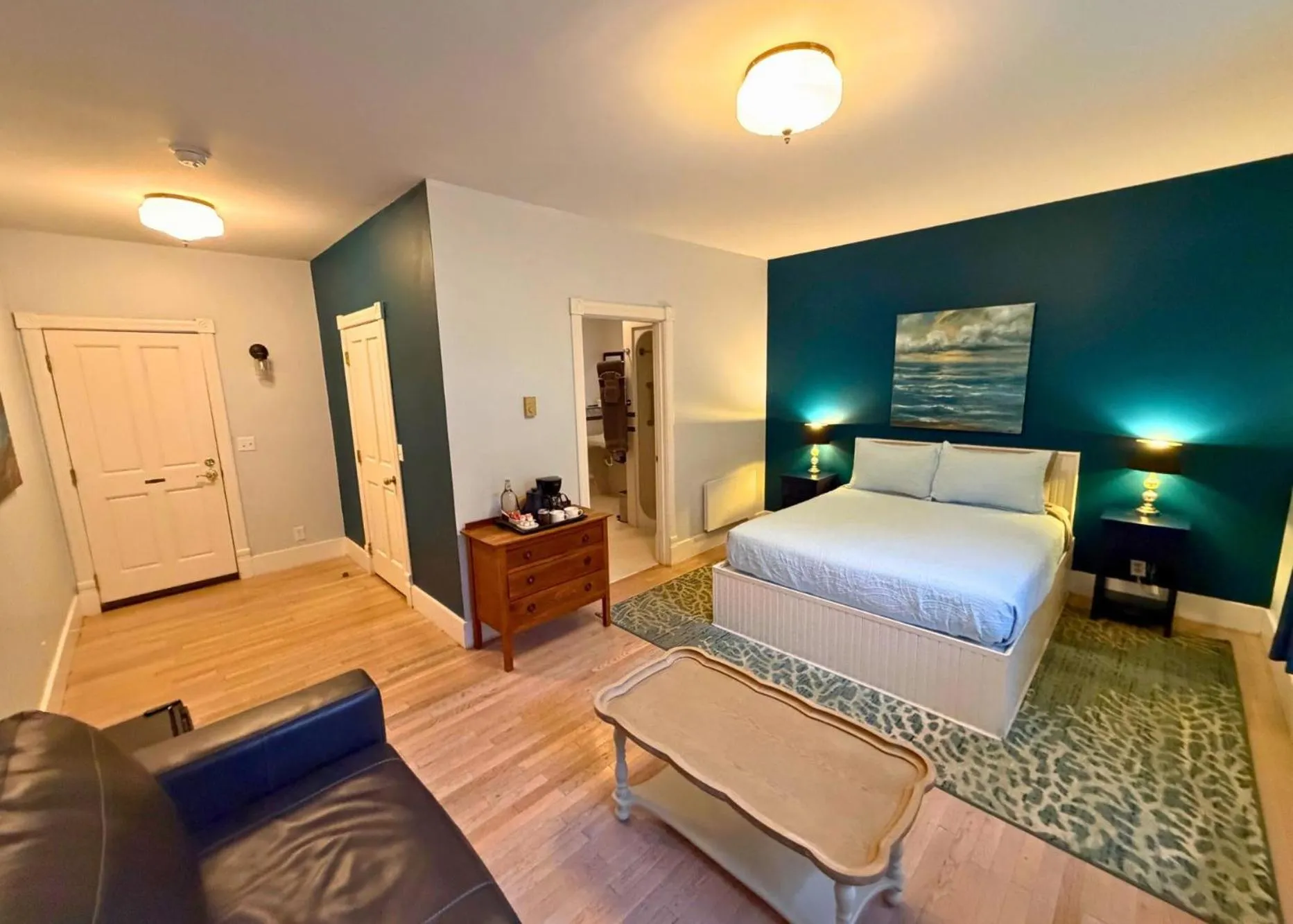 Bed in The Edenwild Boutique Inn