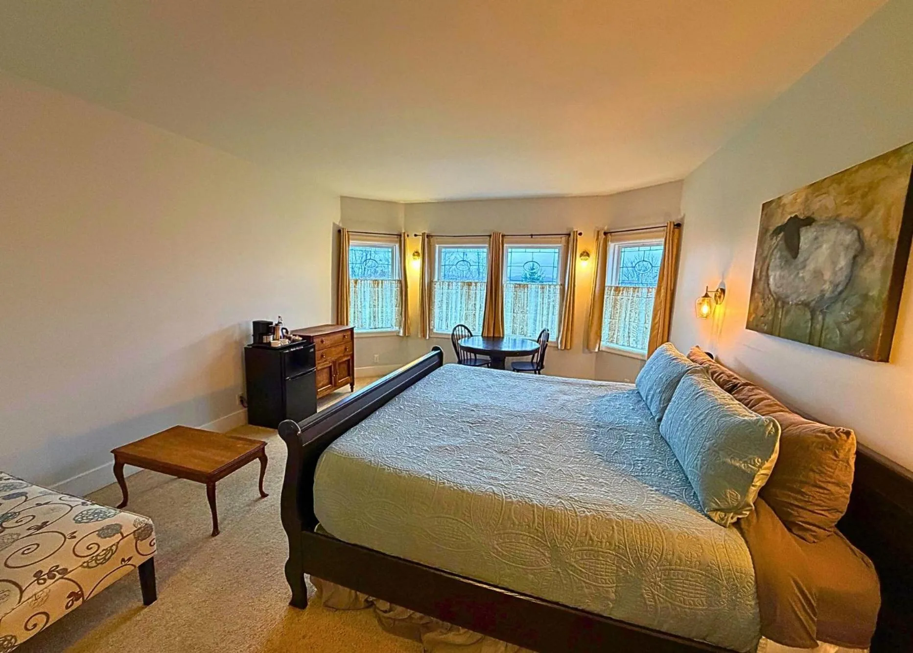 Bed in The Edenwild Boutique Inn