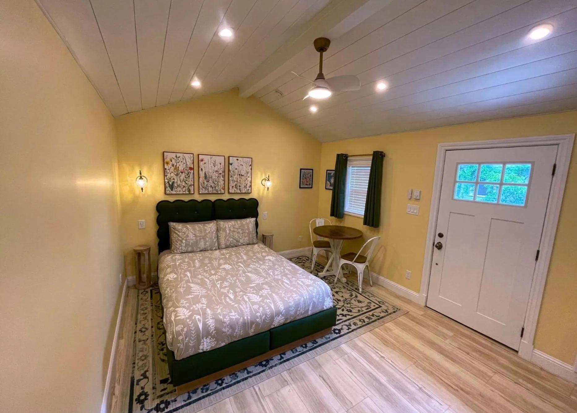 Bed in The Edenwild Boutique Inn