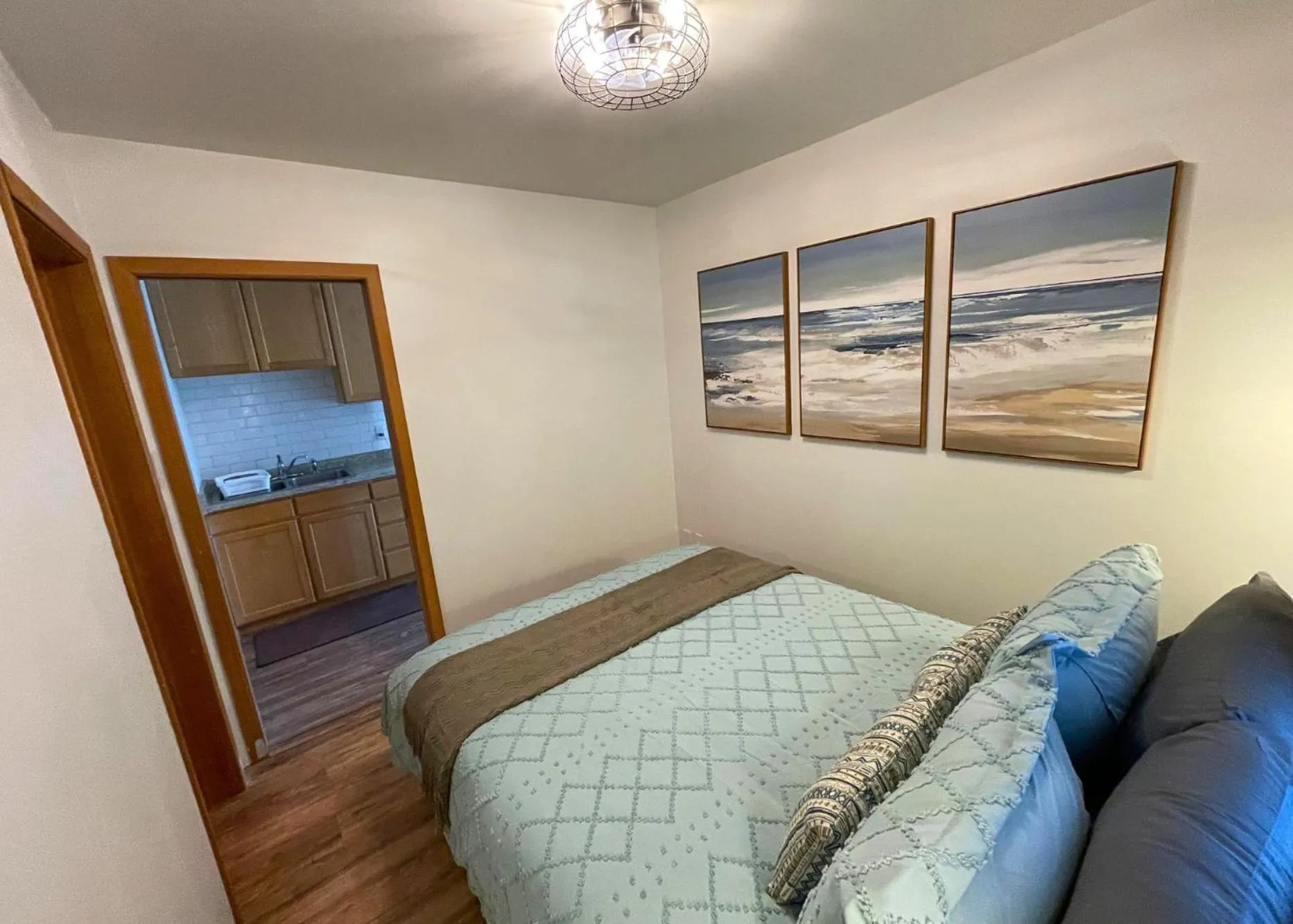 Bed in The Edenwild Boutique Inn