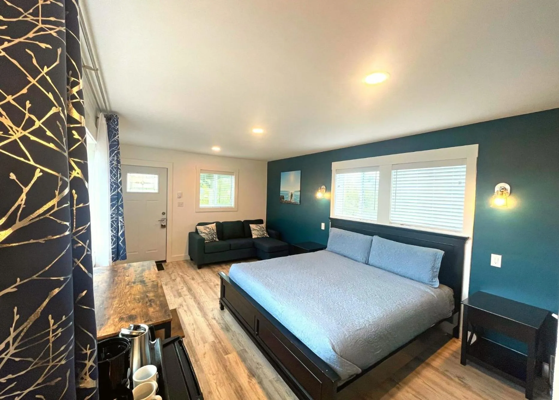 Bed in The Edenwild Boutique Inn