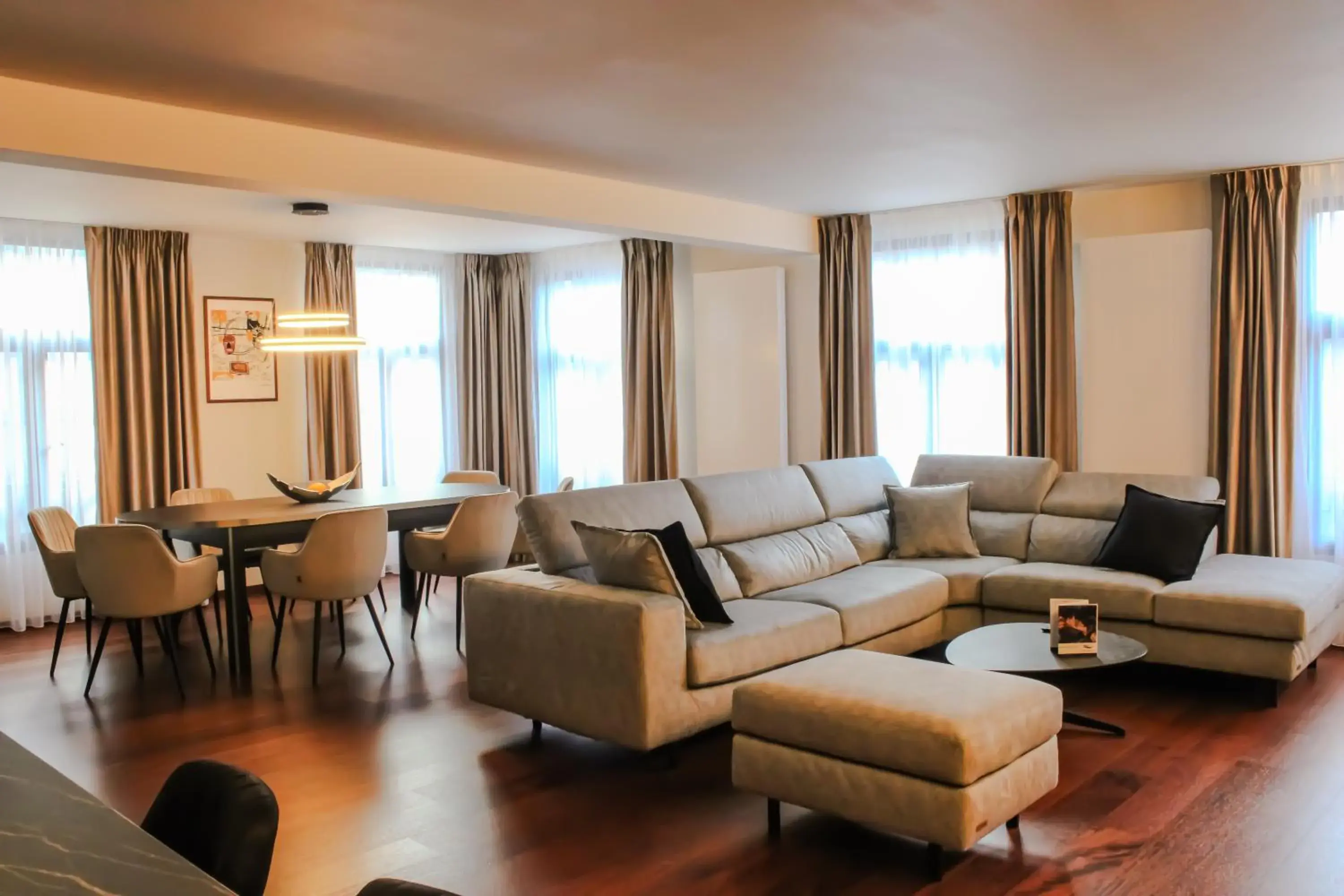 Botanique Suites AirBnB, Antwerp Botanique Suites AirBnB, Antwerp