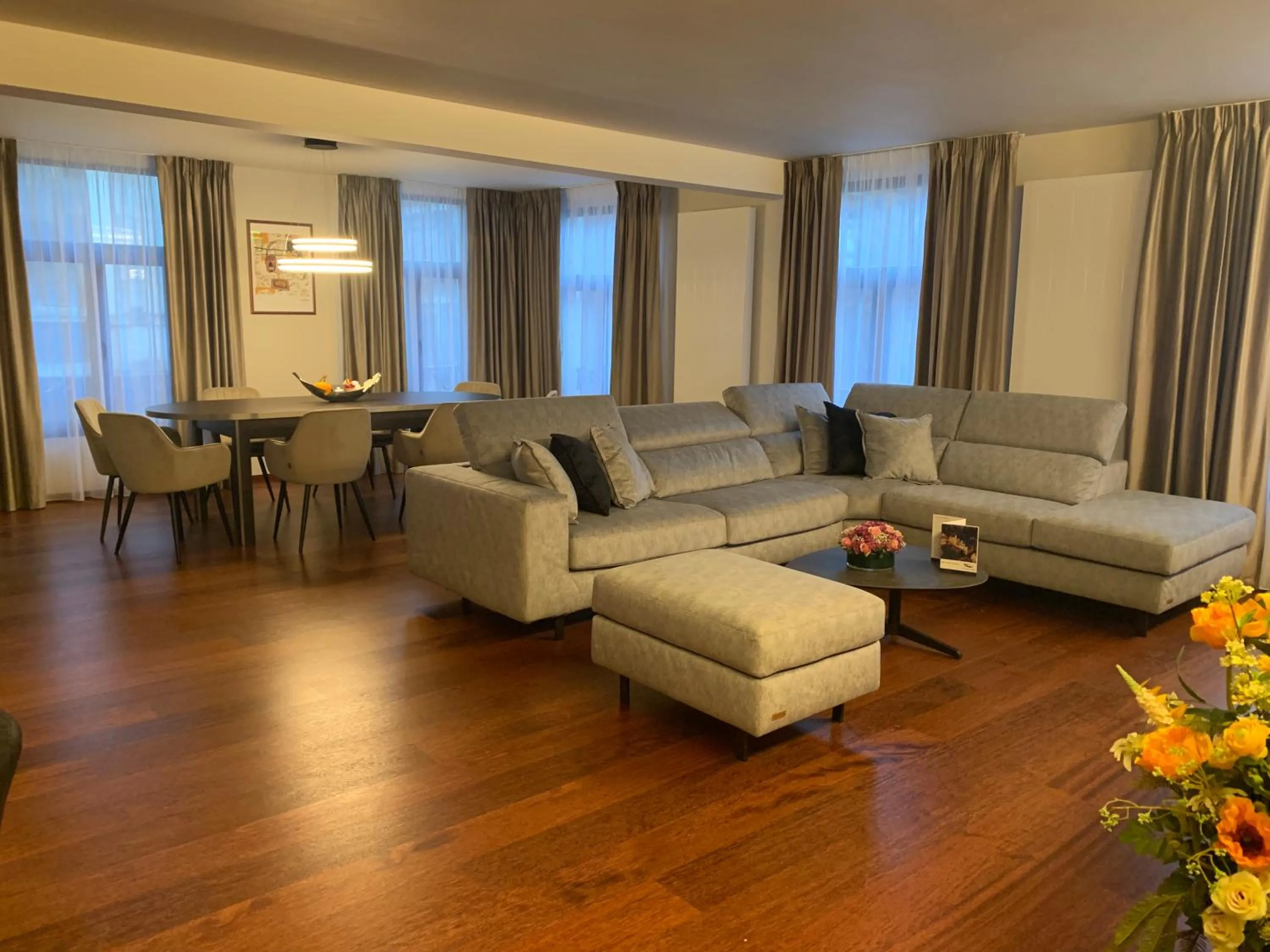 Botanique Suites AirBnB, Antwerp