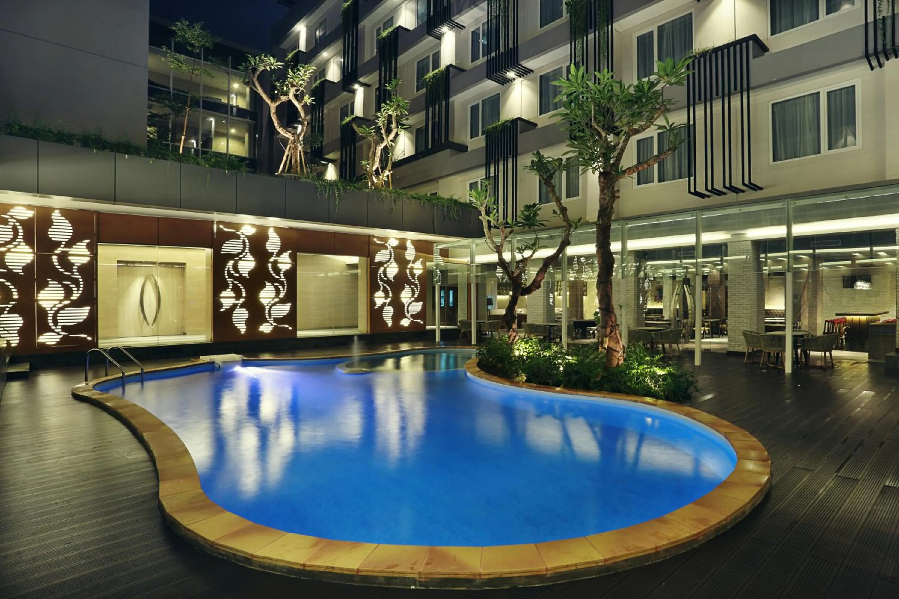 Swimming pool in Mercure Jakarta Sabang