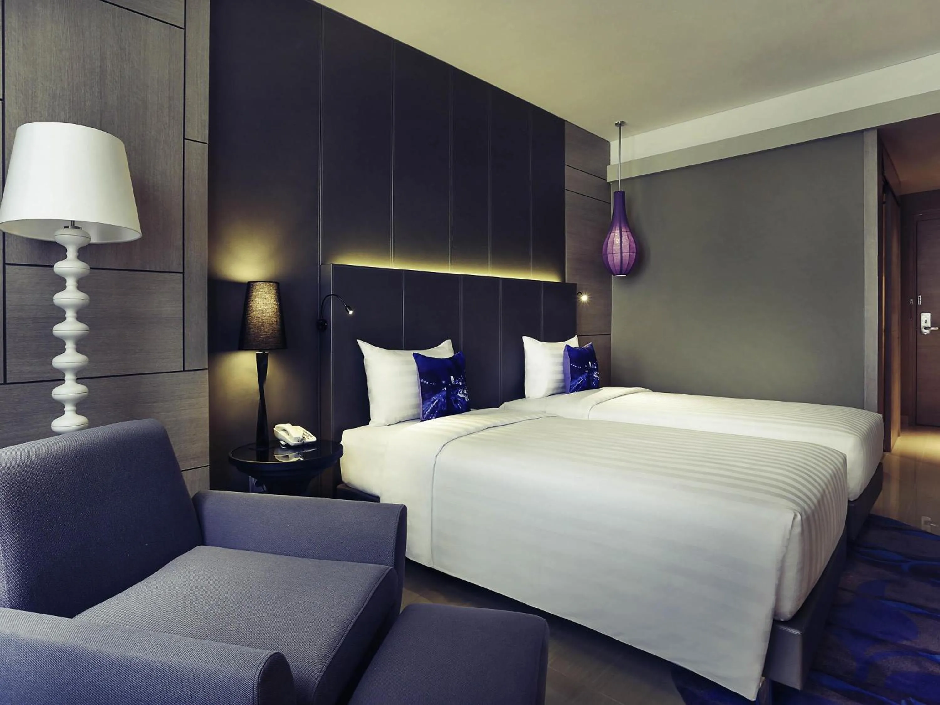 Superior Twin Room in Mercure Jakarta Sabang