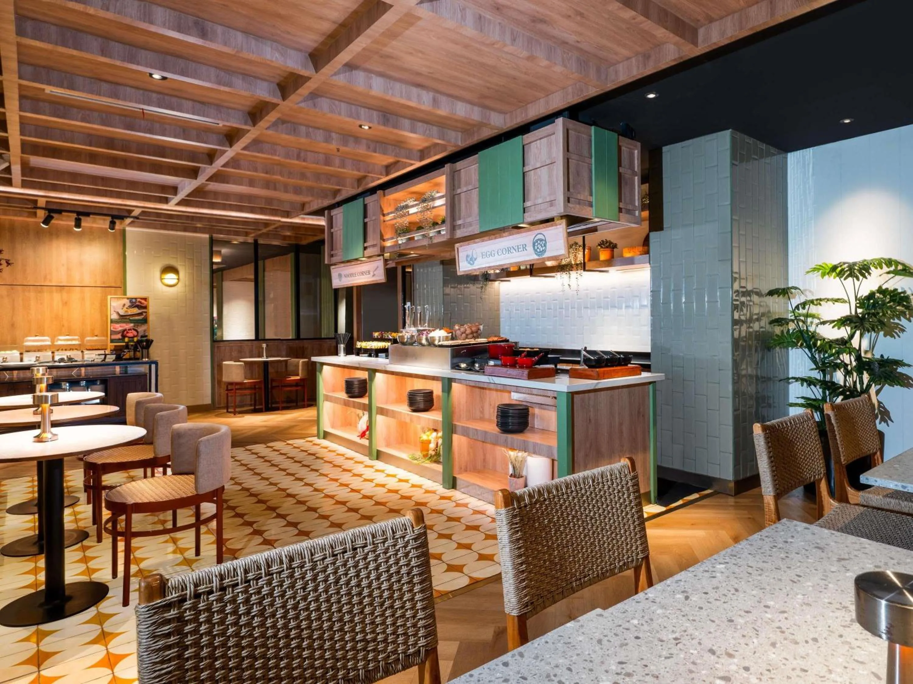 Restaurant/places to eat in Mercure Jakarta Sabang