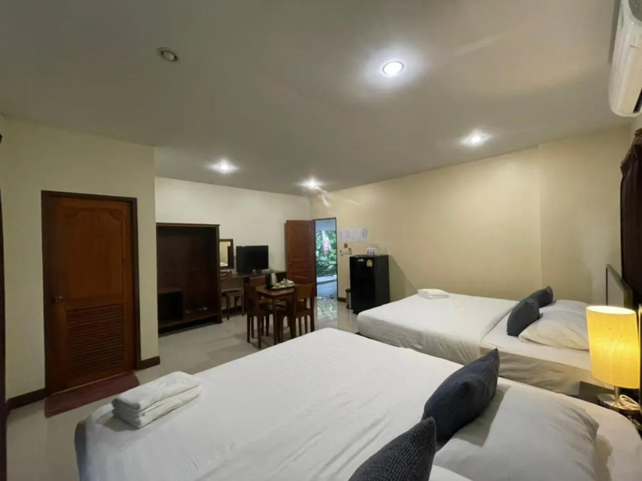Photo of the whole room, Bed in Pak Ping Rim Khong