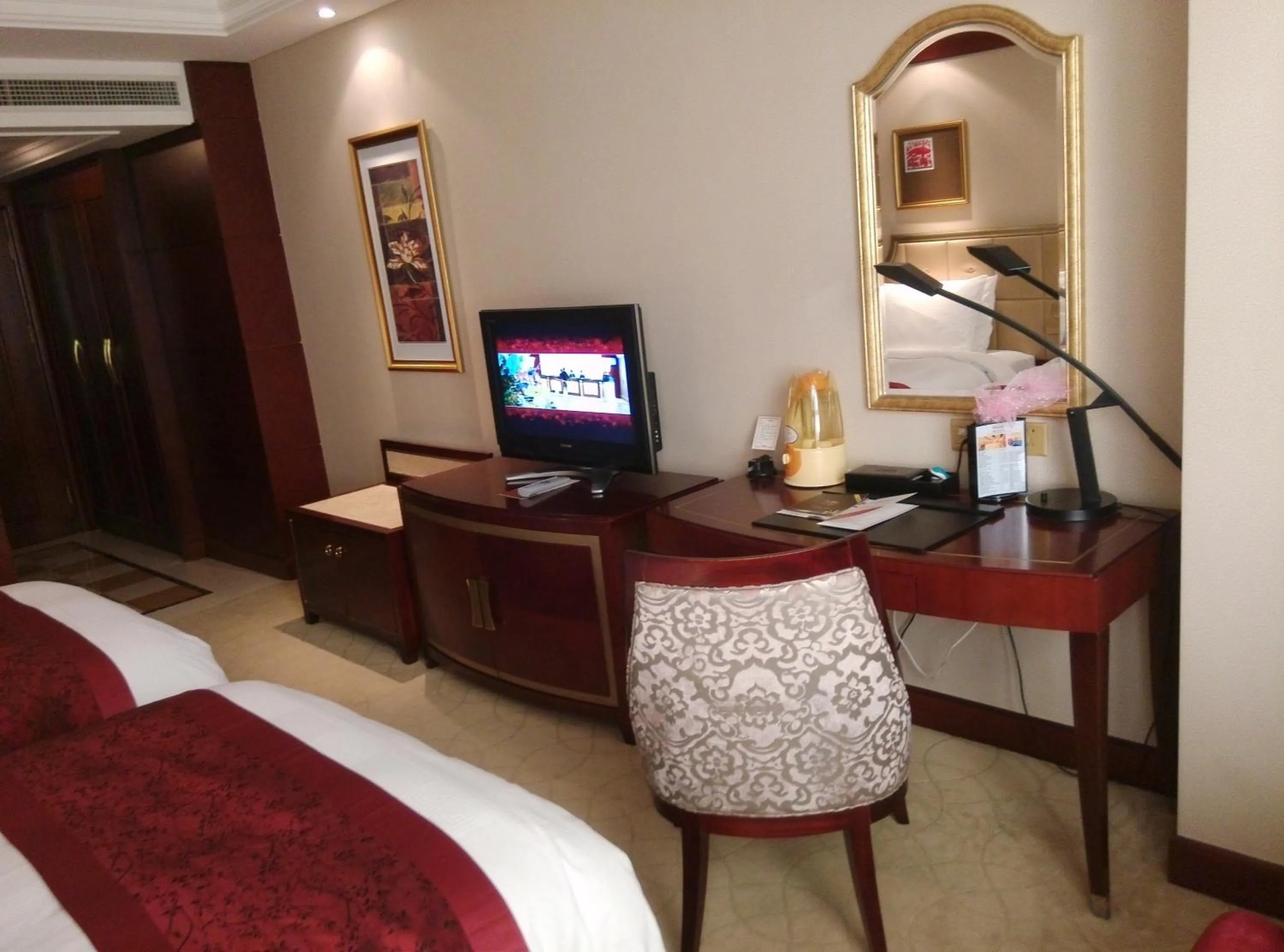 Photo of the whole room in Dynasty International Hotel Dalian