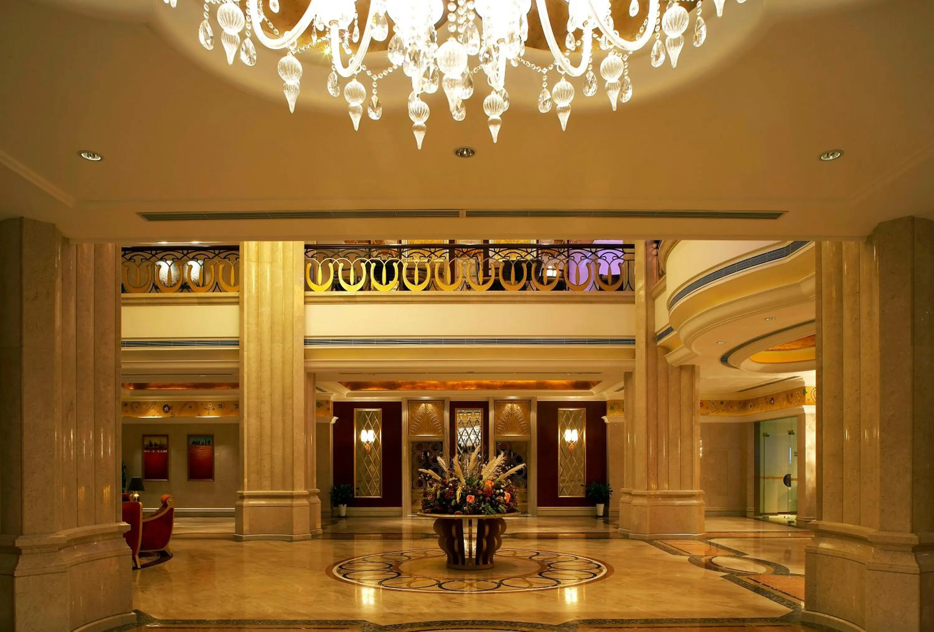 Lobby or reception in Dynasty International Hotel Dalian