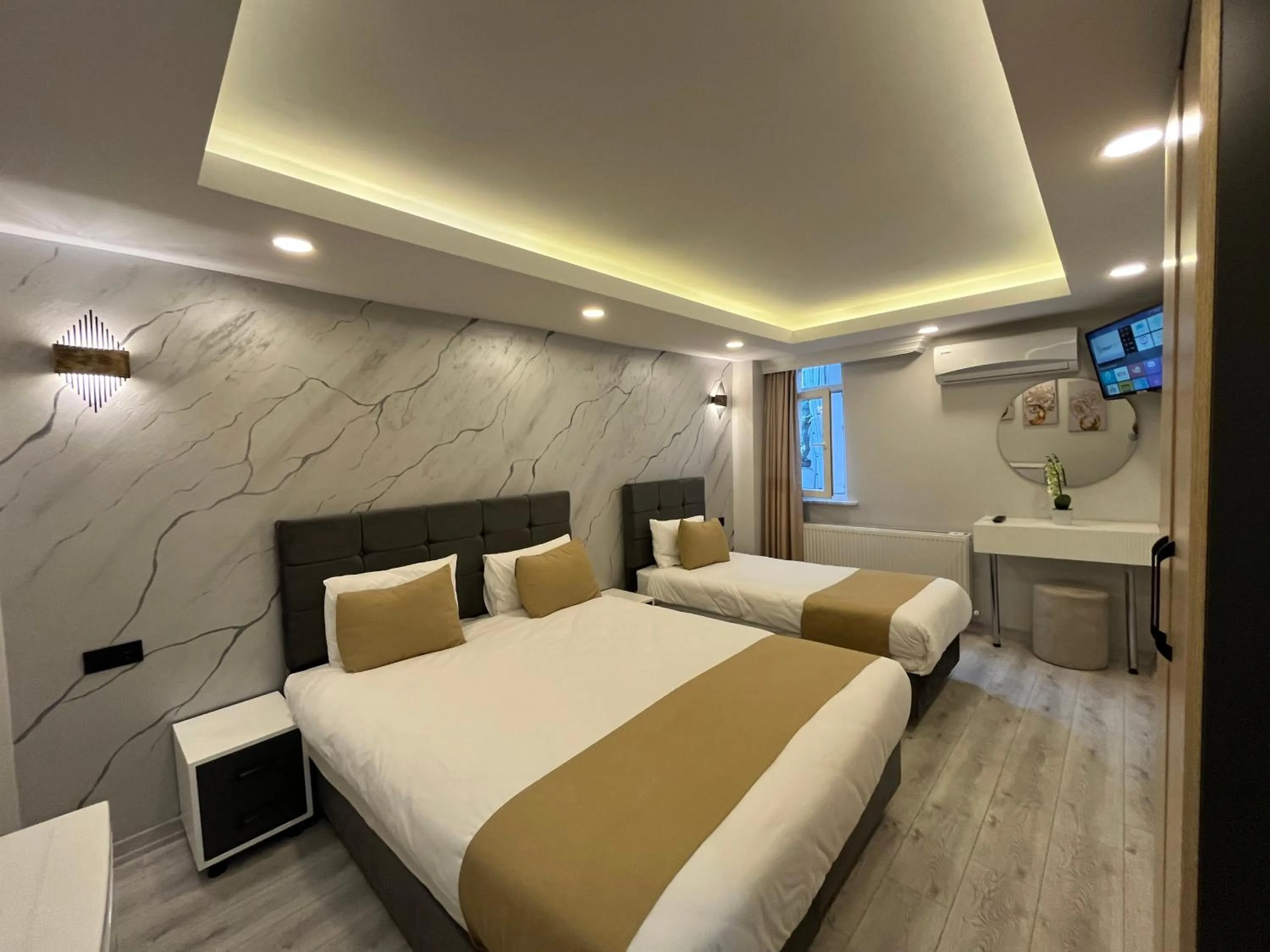 Bed in White Palace Haliç