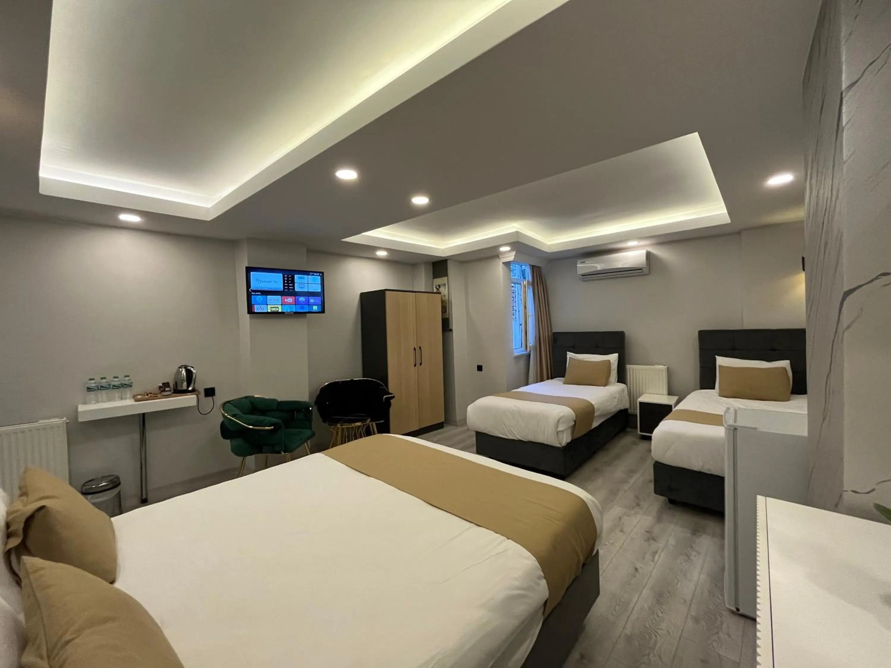 Bed in White Palace Haliç