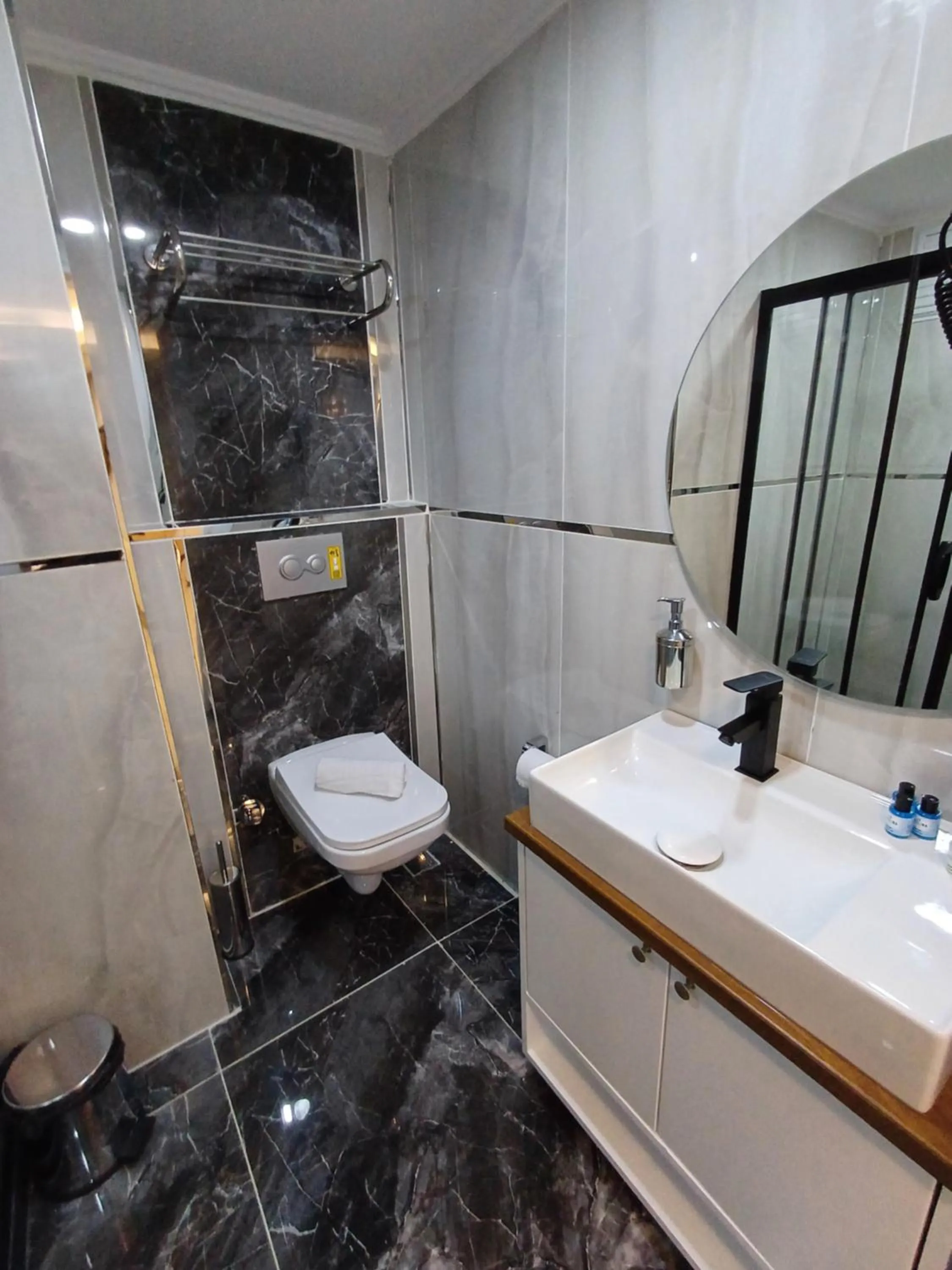 Bathroom in White Palace Haliç