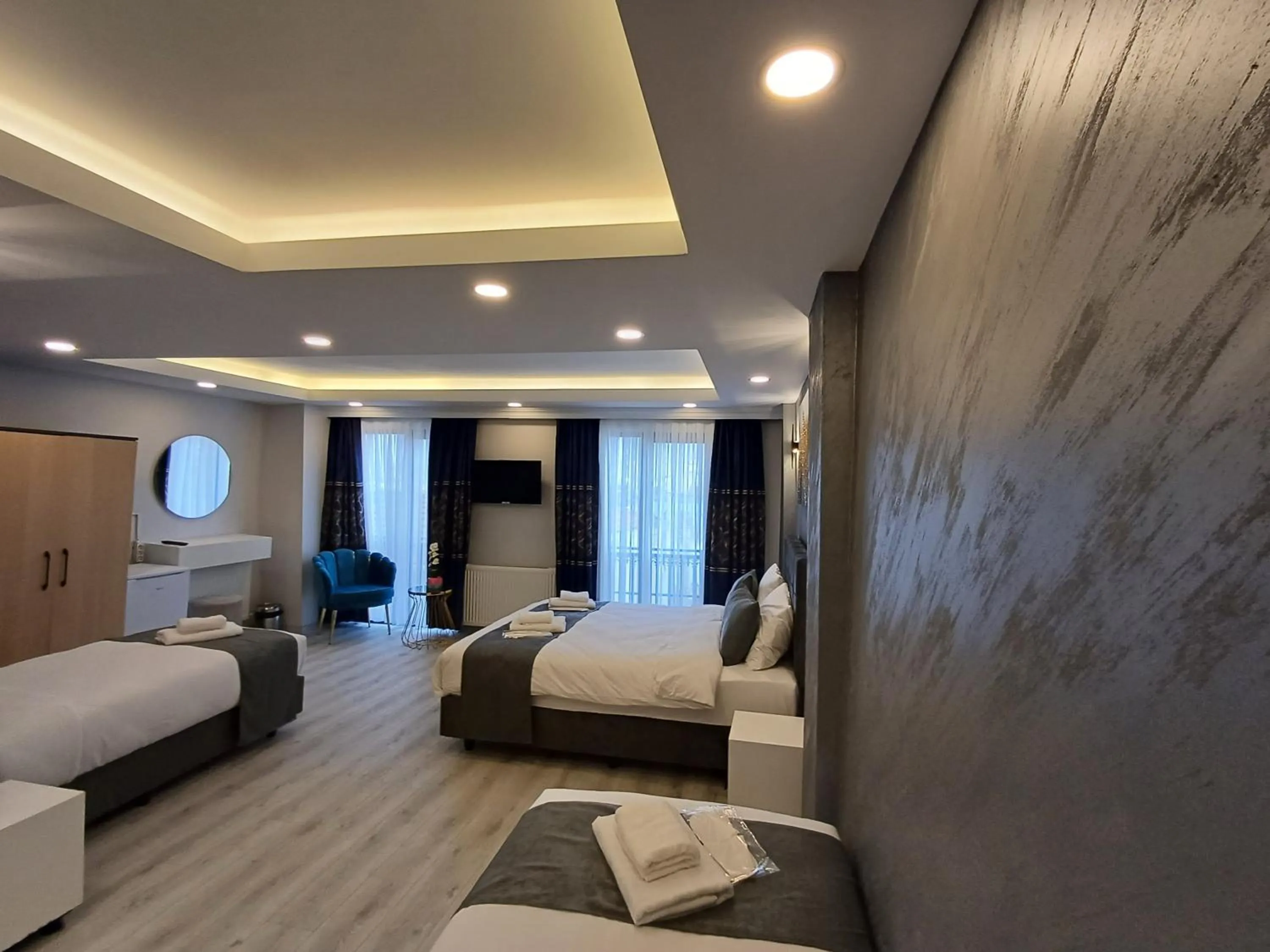 Bedroom, Bed in White Palace Haliç