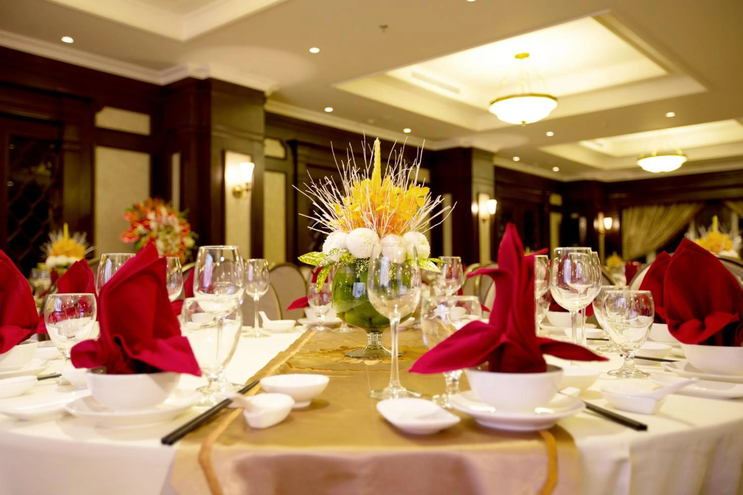 Restaurant/places to eat in Eldora Hotel