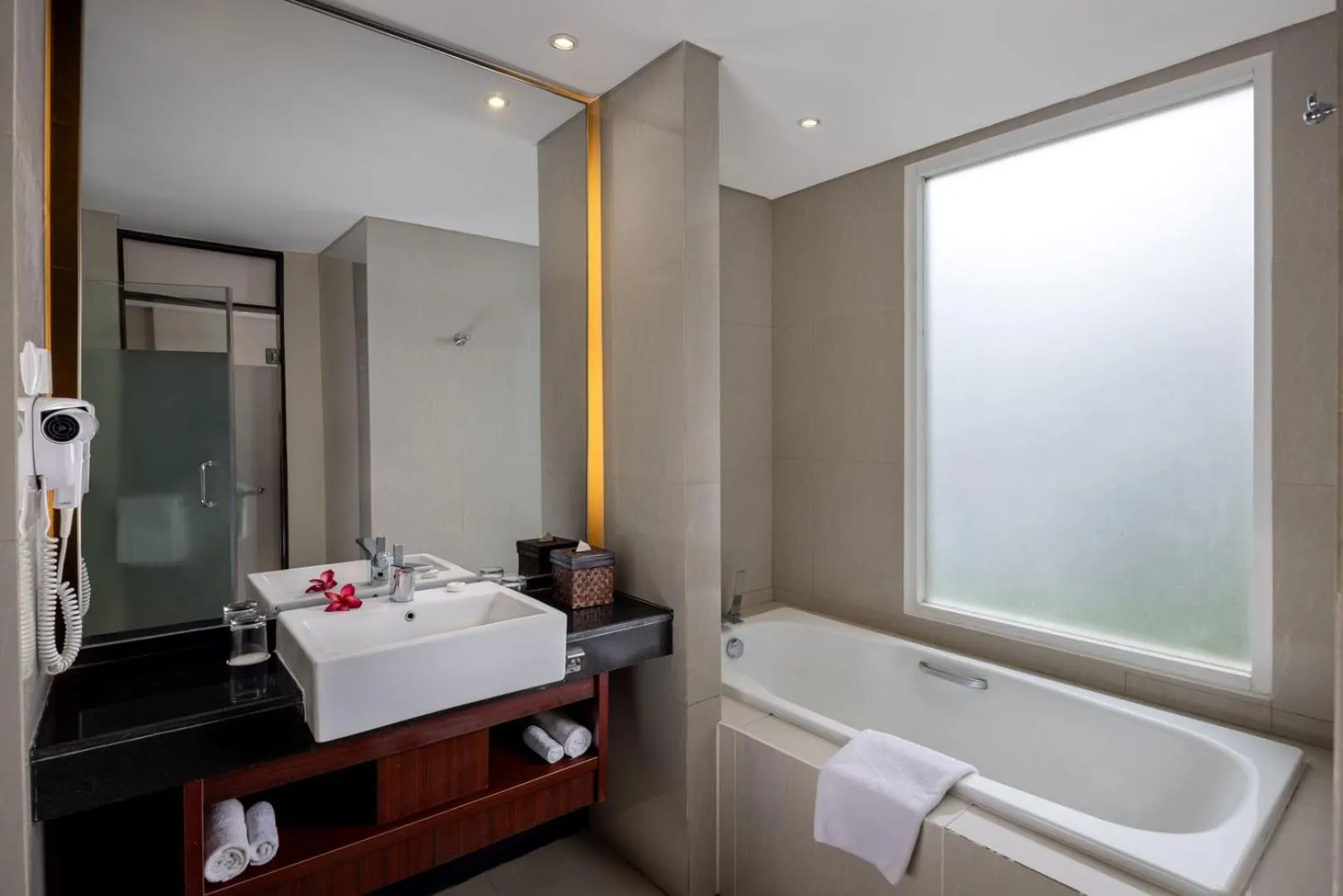 Bath, Bed in Sanur Resort Watujimbar