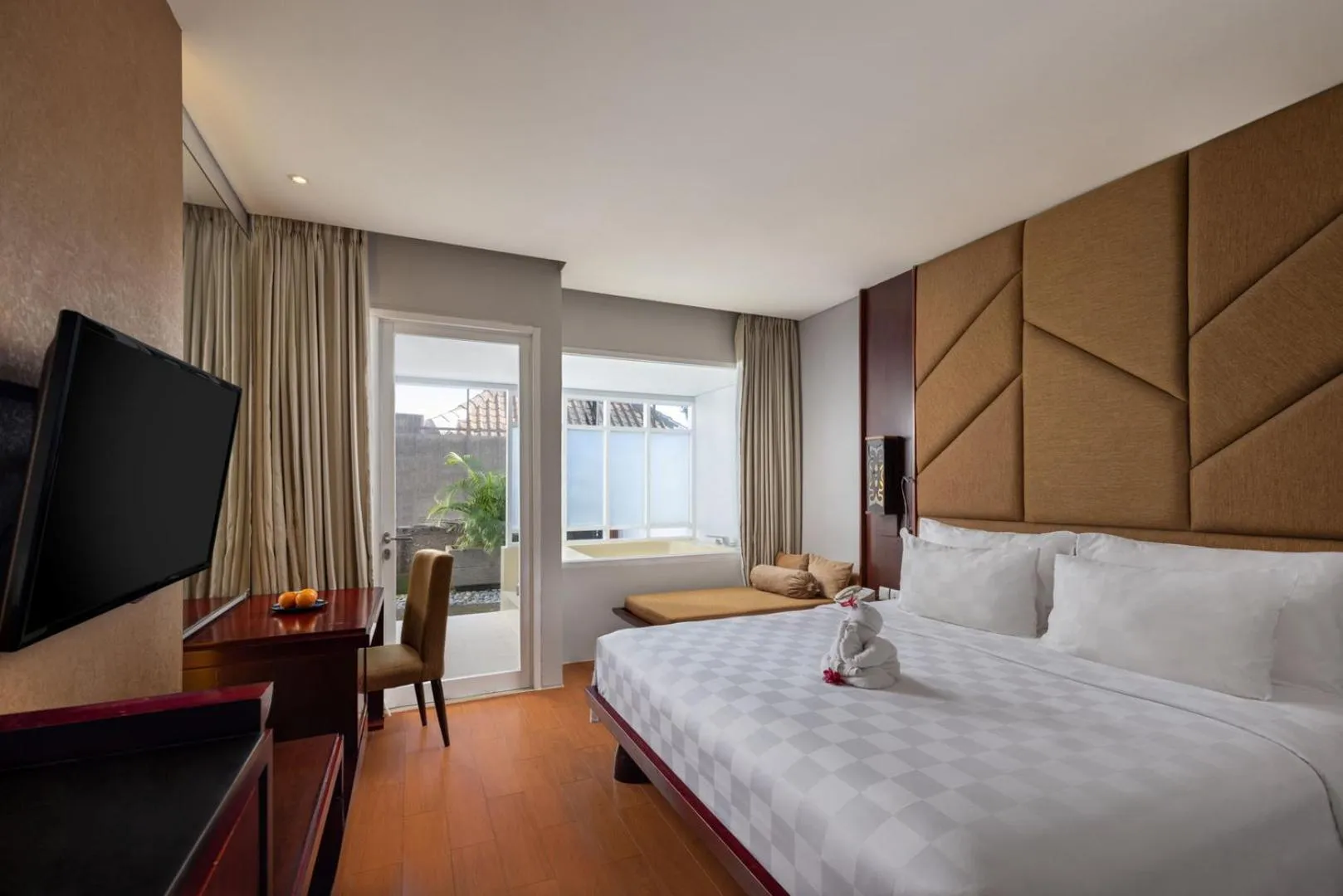 Bed in Sanur Resort Watujimbar