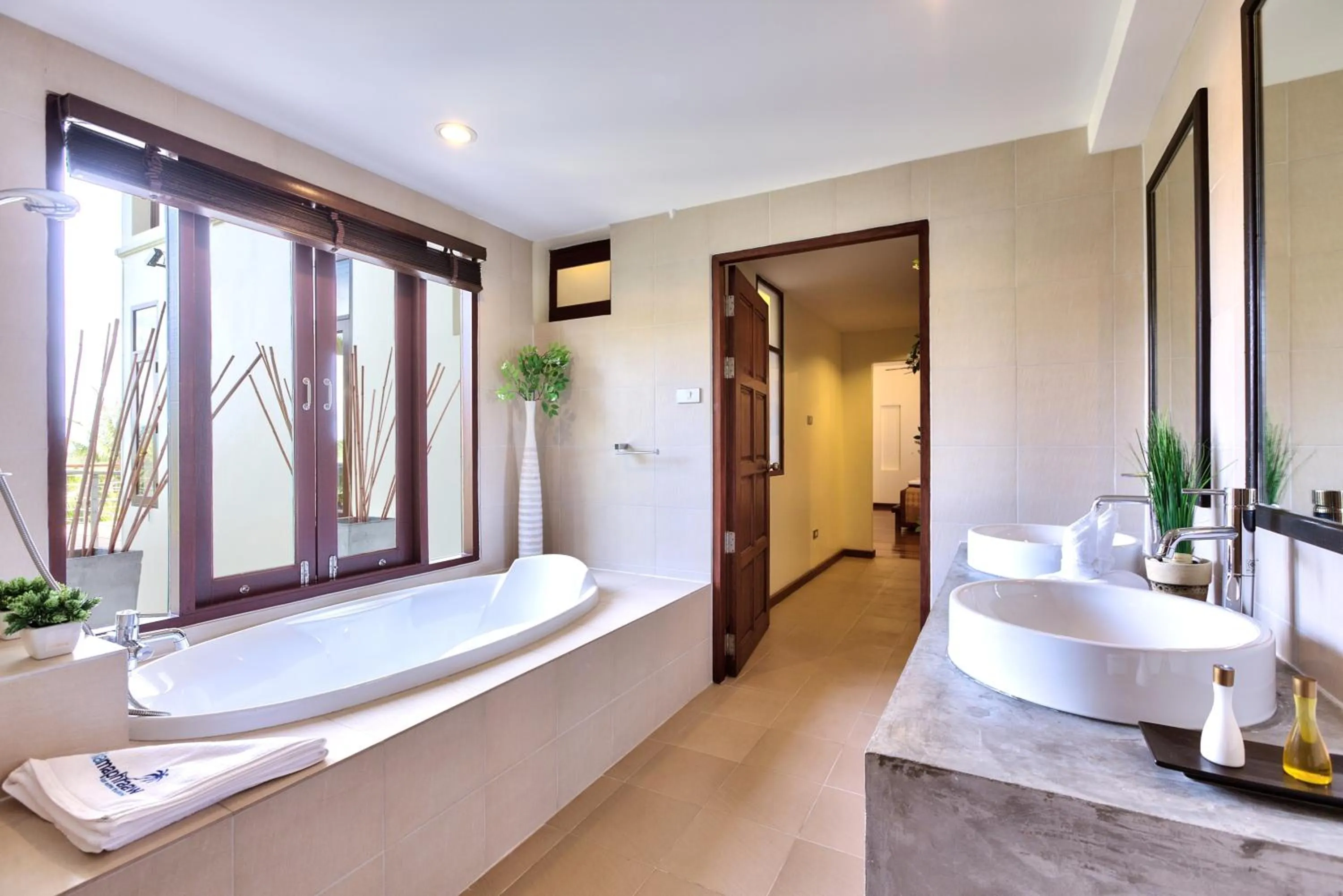 Bath in Villa Ma Phraaw - Ban Tai Ocean View Villa