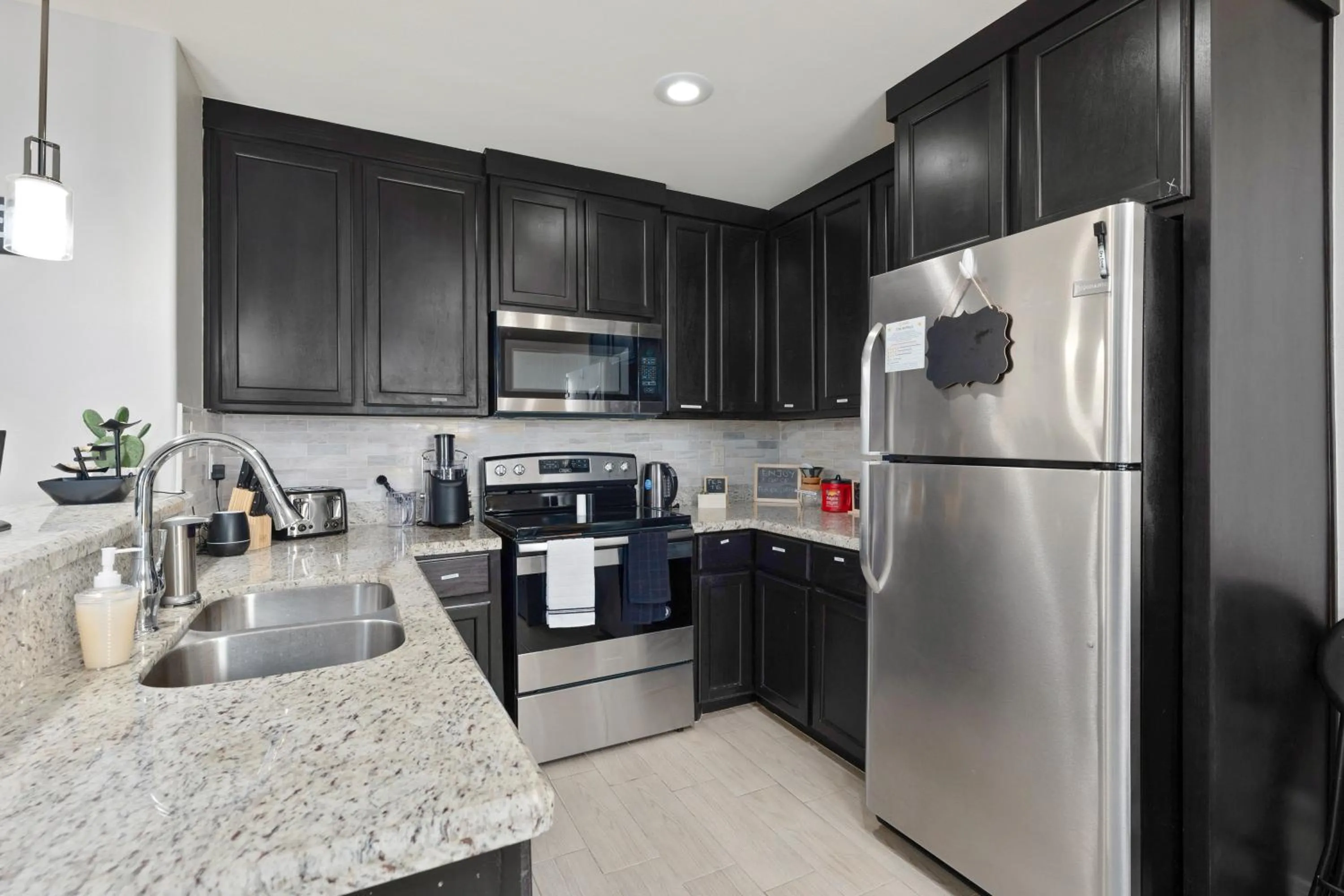 Coffee/tea facilities in Stylish Furnished 2Bd 2Ba Apartment with Wifi Close to Shopping and Entertainment in McAllen Month to month contract on long term stays