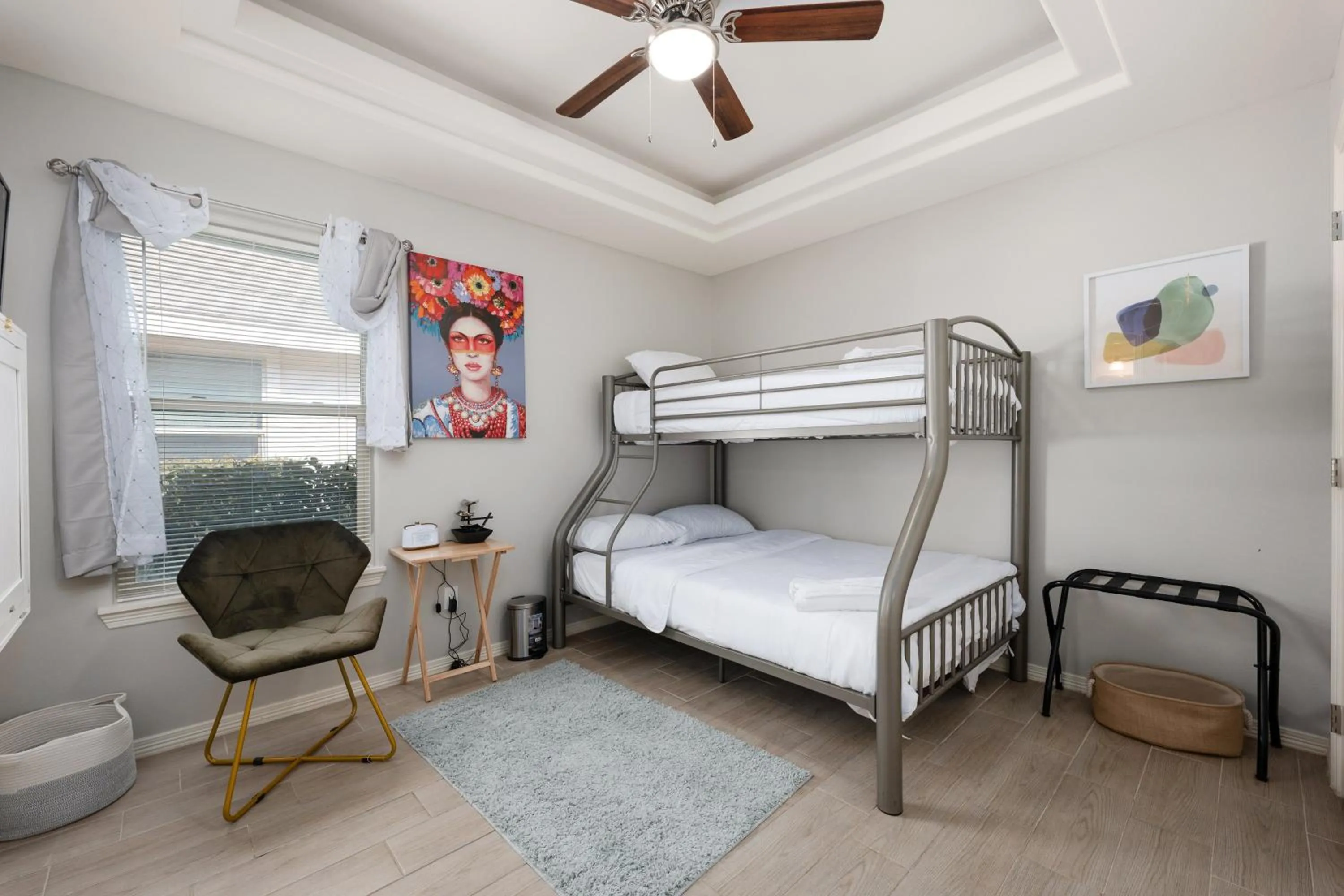 Bedroom, Bed in Stylish Furnished 2Bd 2Ba Apartment with Wifi Close to Shopping and Entertainment in McAllen Month to month contract on long term stays