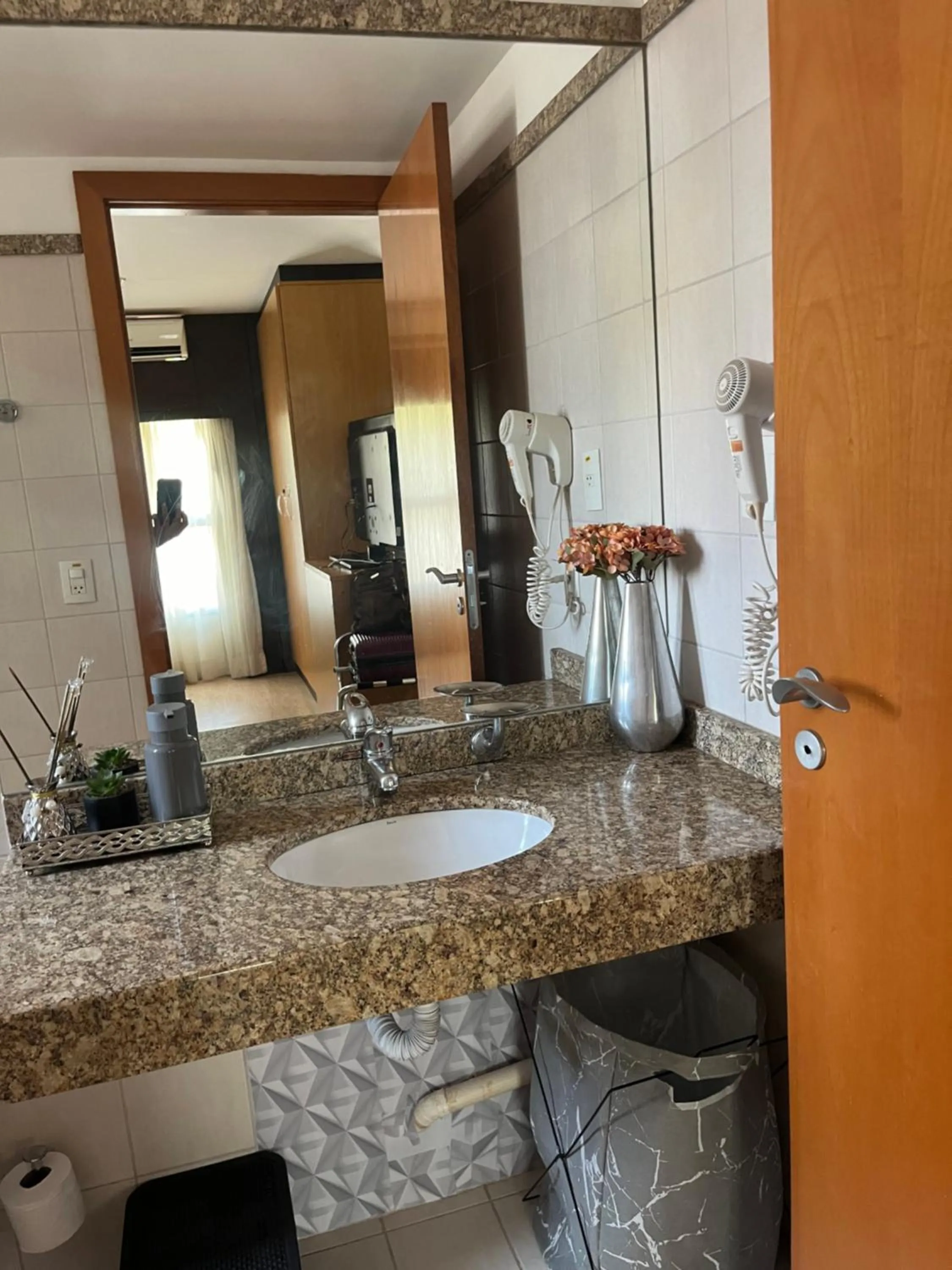 Quarto flat no Hotel Comfort de Taguatinga