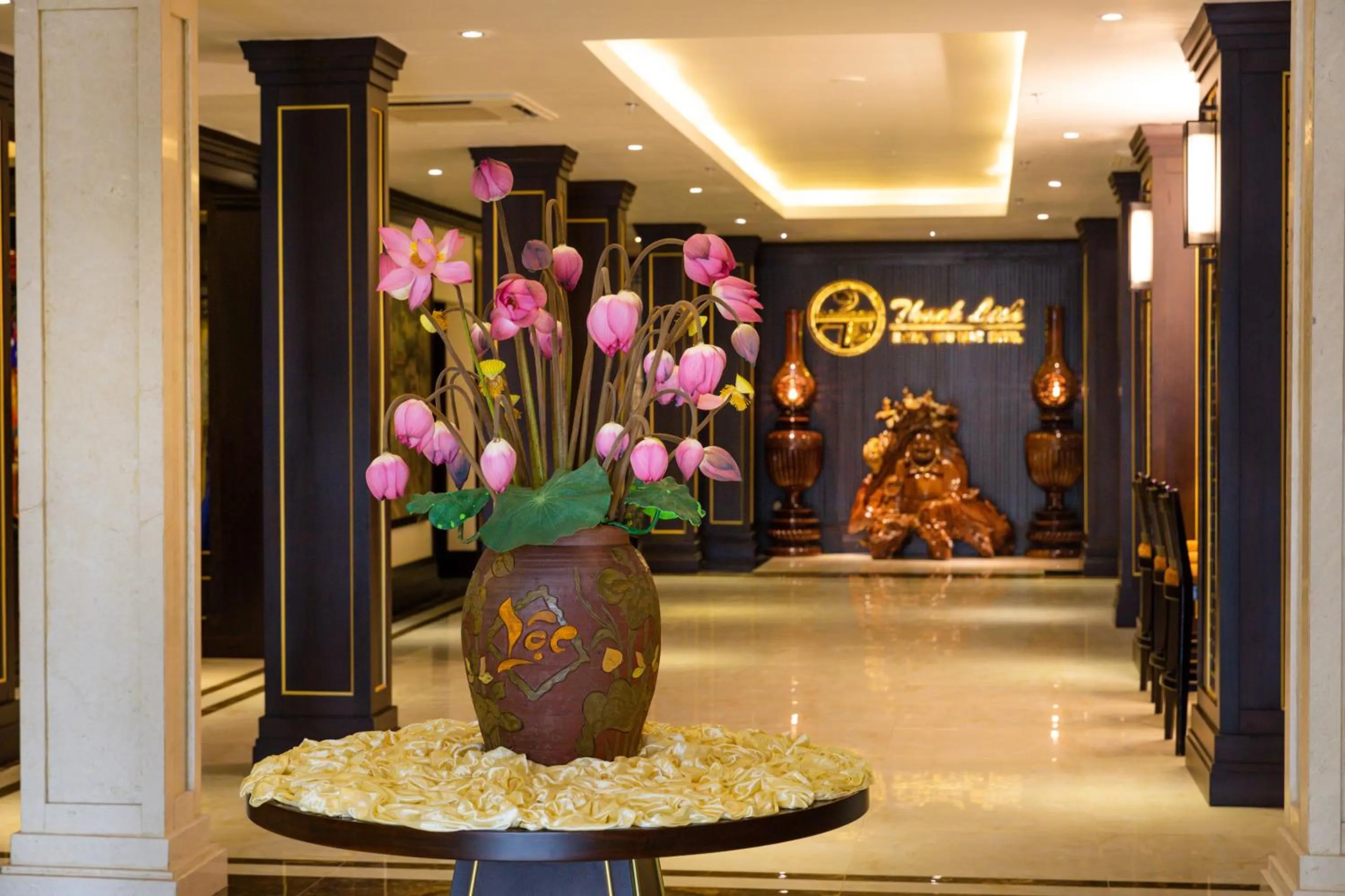 Staff in Thanh Lich Royal Boutique