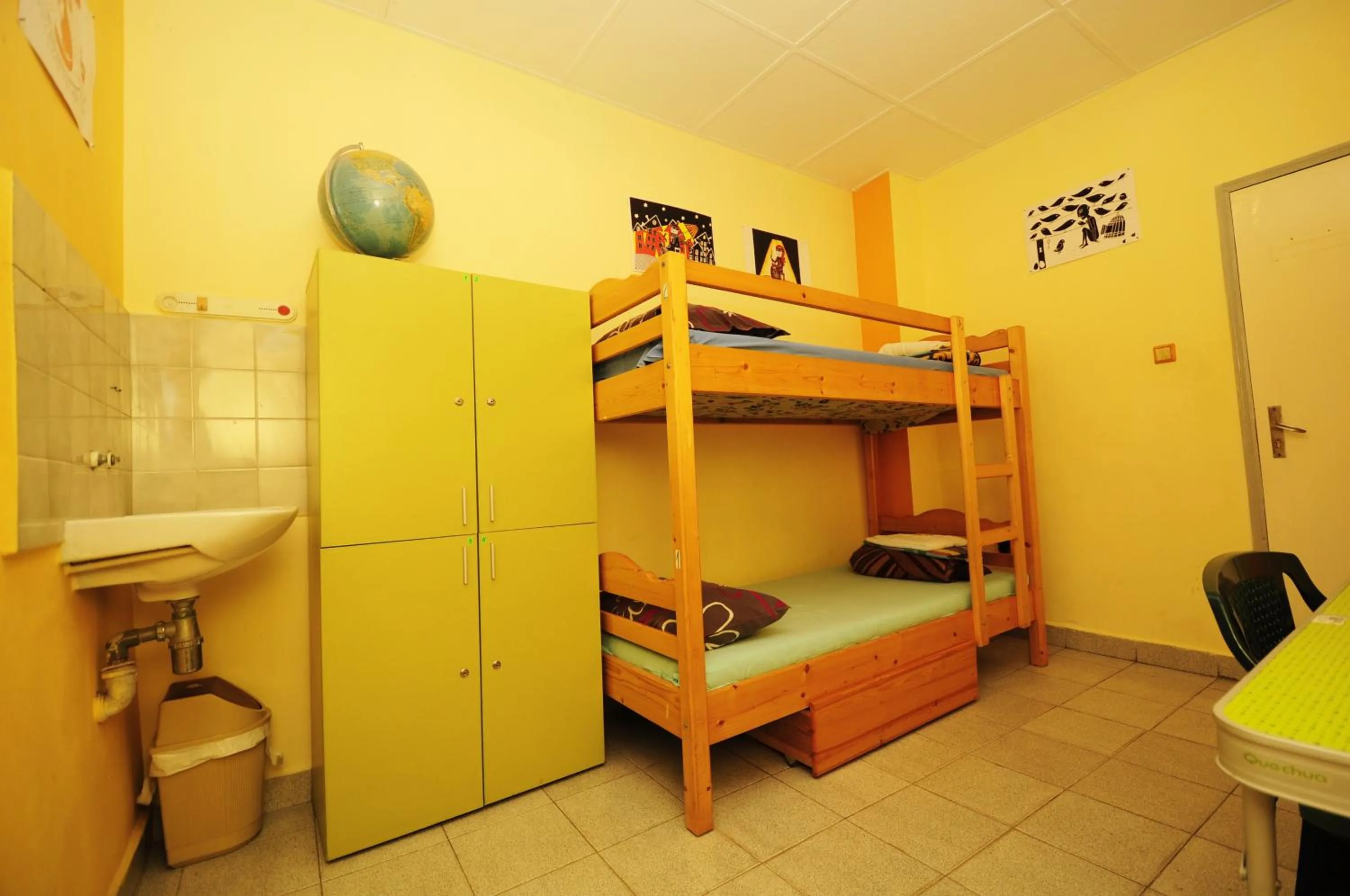 Twin Room with Shared Bathroom in Yo Ho Hostel