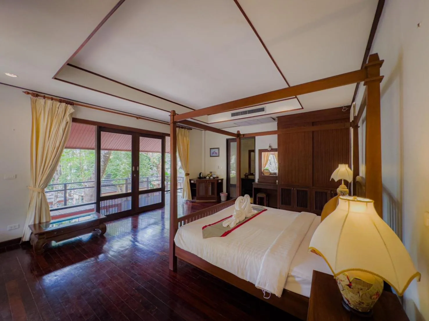 Bed in Kooncharaburi Resort - Koh Chang