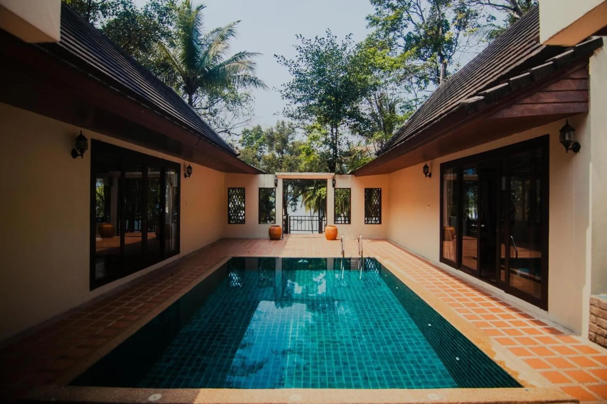 Pool view in Kooncharaburi Resort - Koh Chang