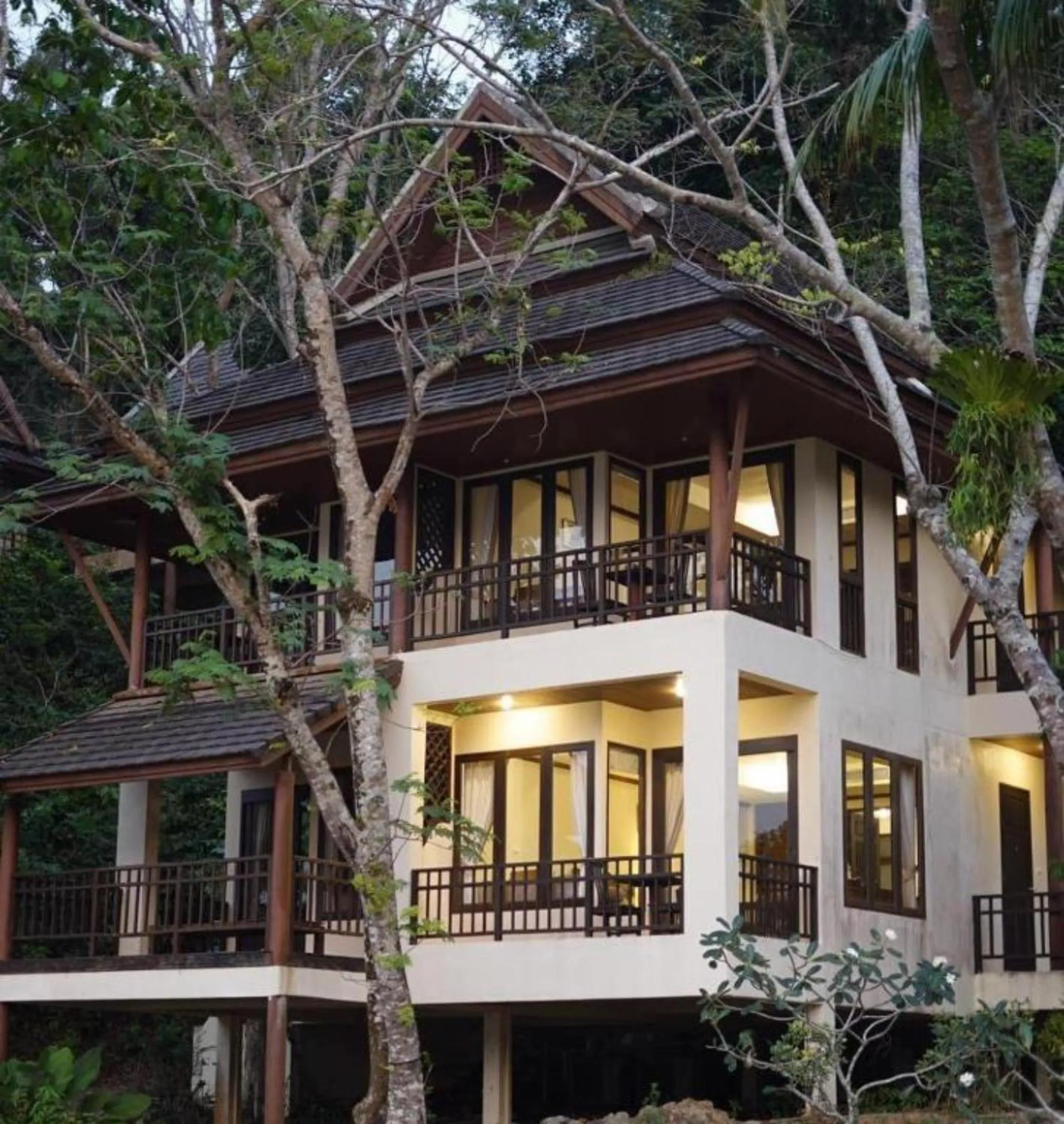 Property building in Kooncharaburi Resort - Koh Chang
