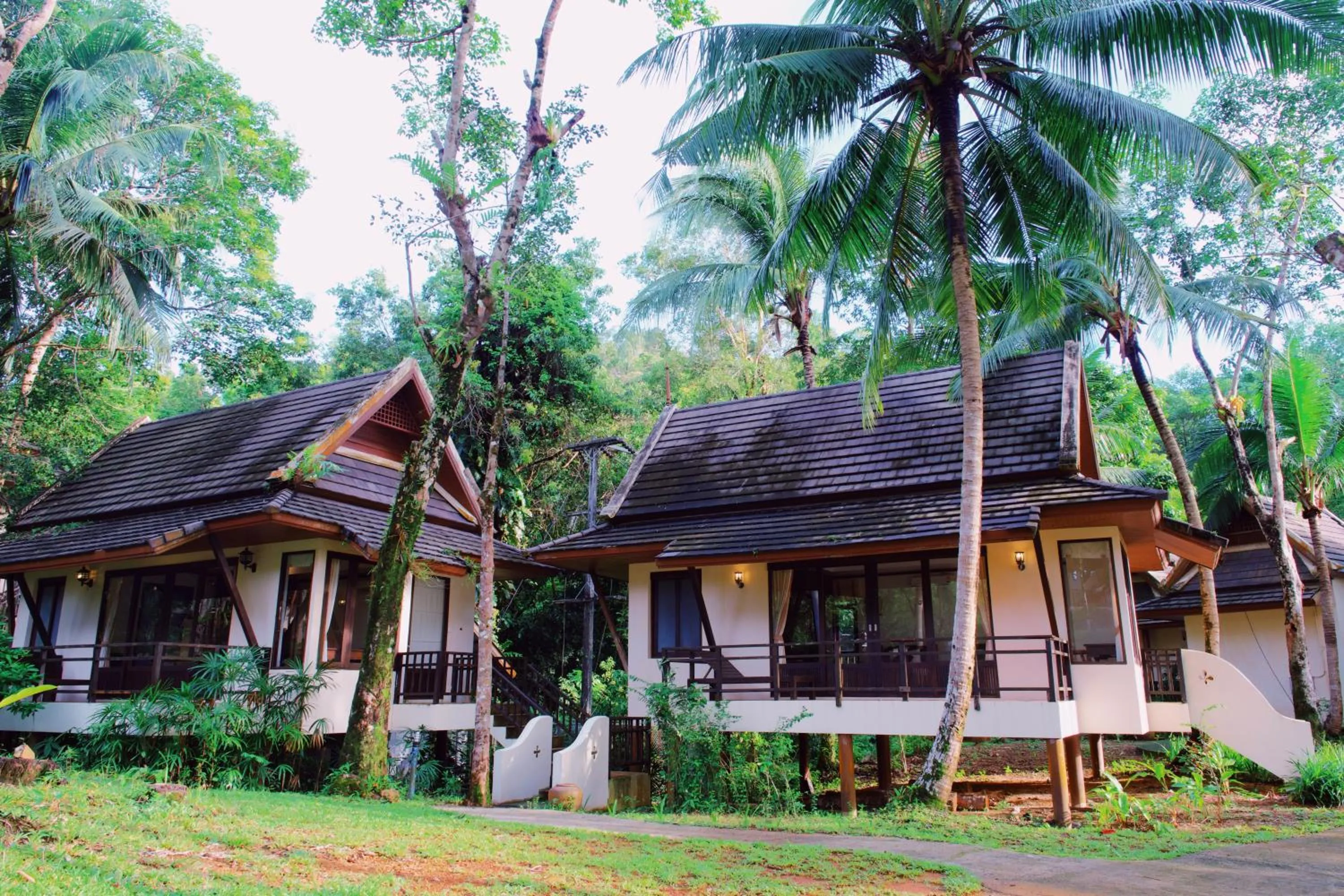 Property building in Kooncharaburi Resort - Koh Chang