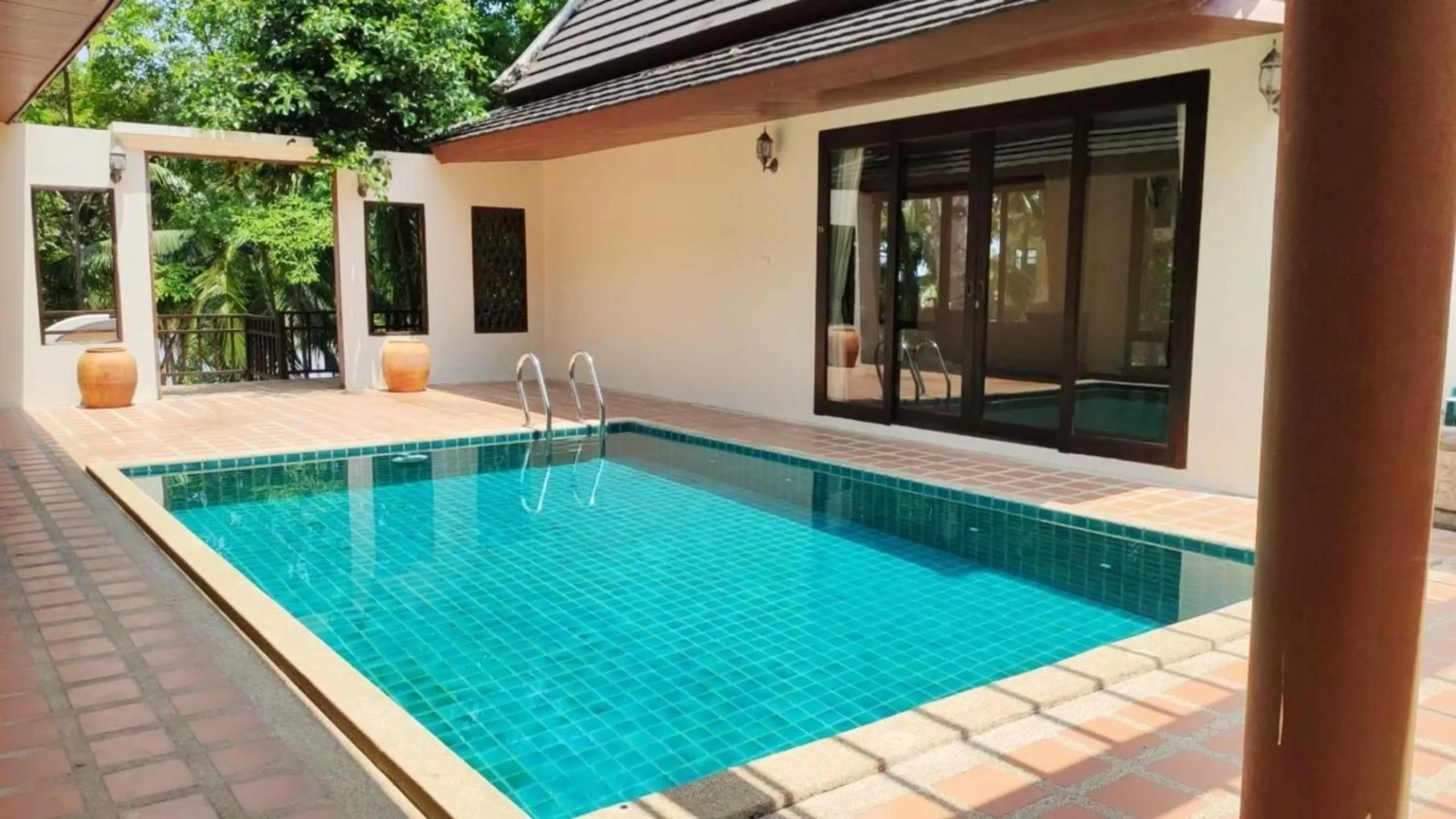 Swimming pool in Kooncharaburi Resort - Koh Chang