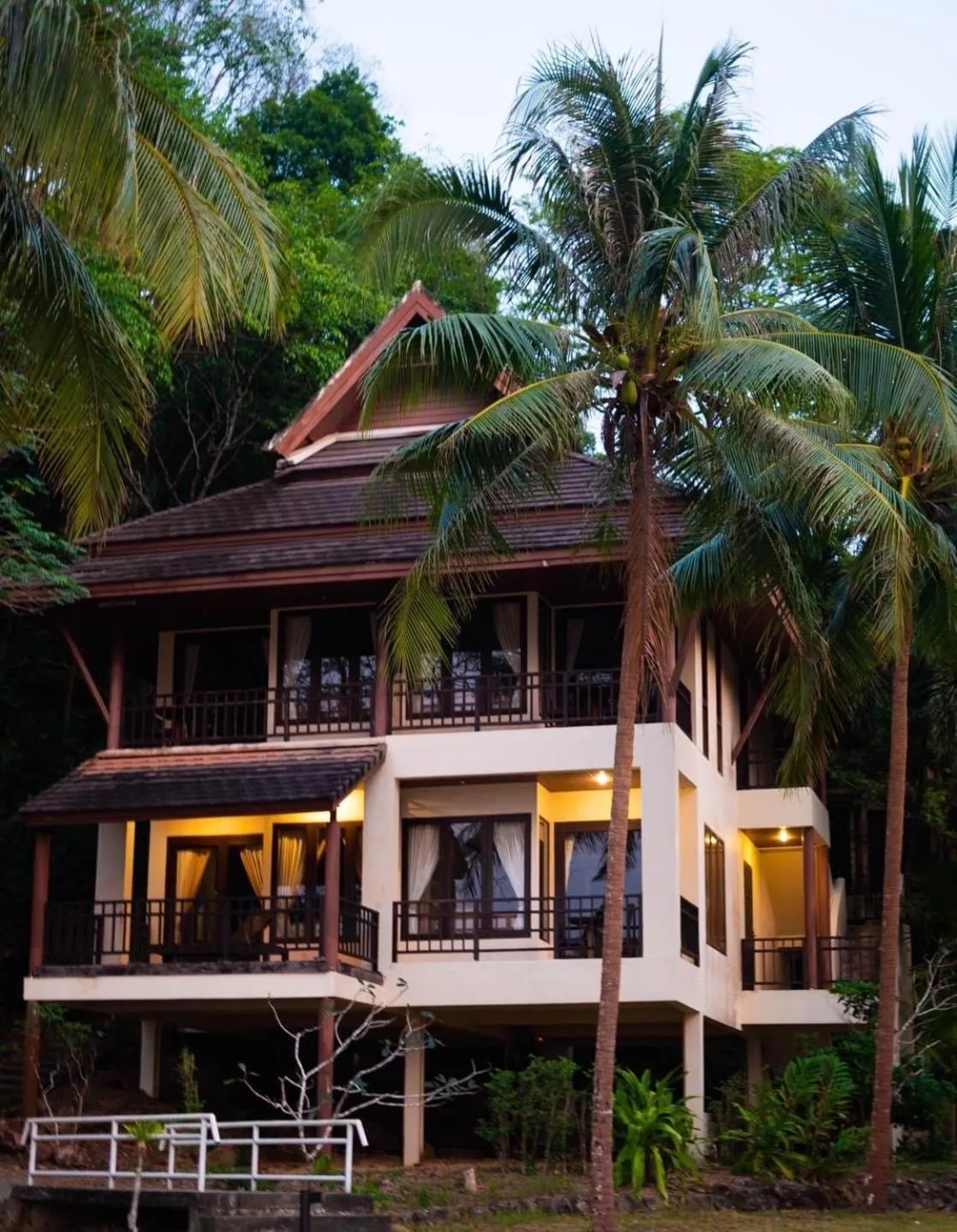 Property building in Kooncharaburi Resort - Koh Chang