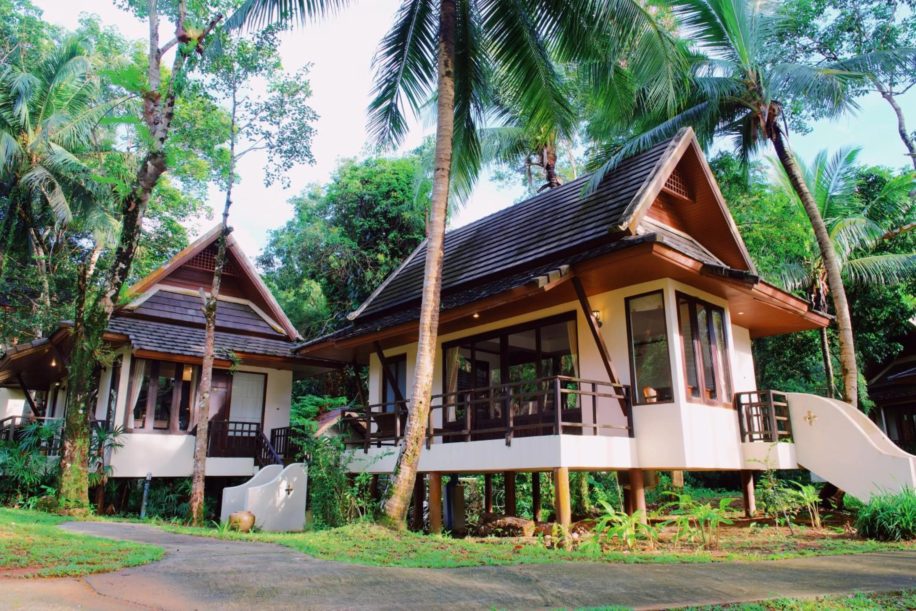 Property building in Kooncharaburi Resort - Koh Chang