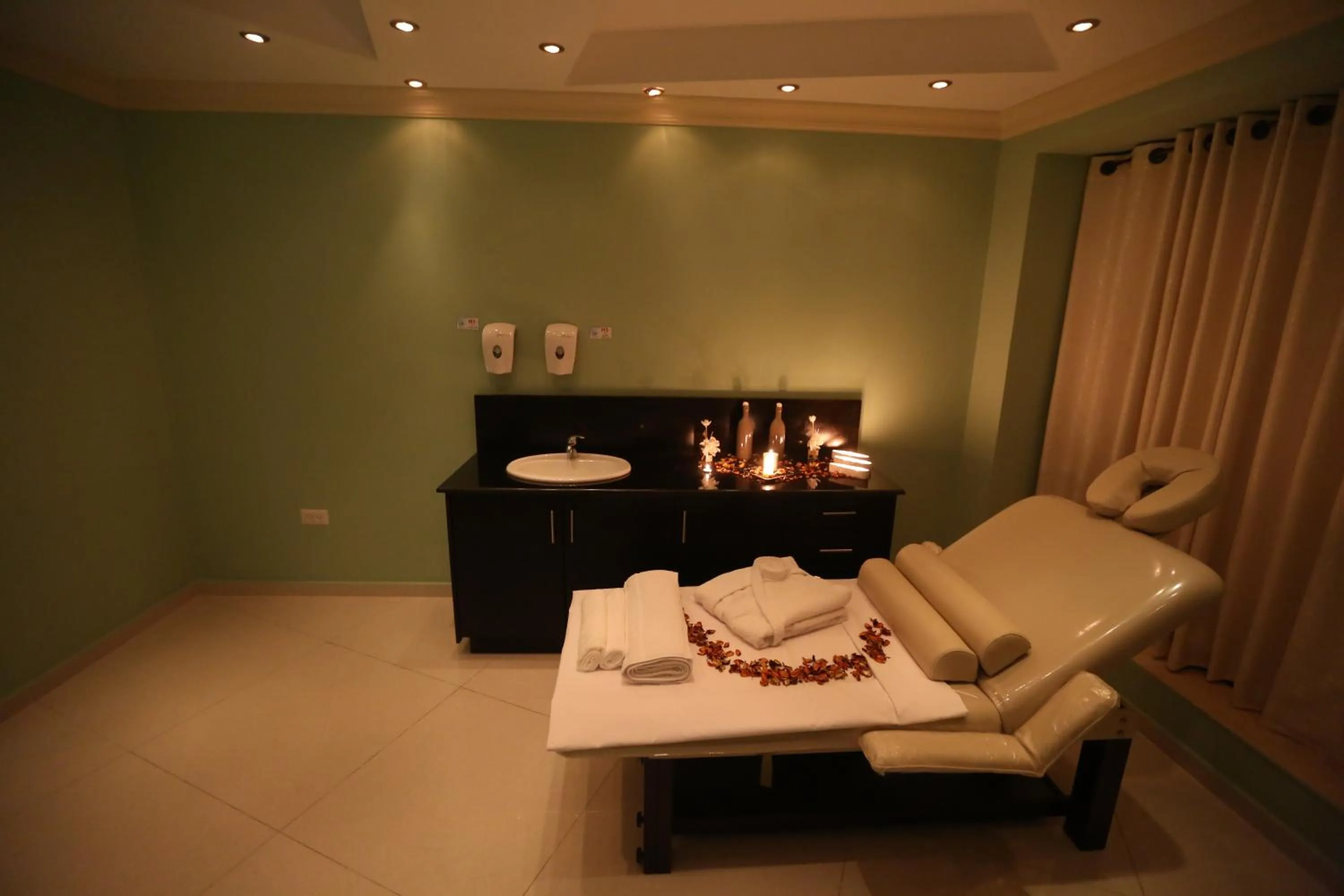 Spa and wellness centre/facilities in Palestine Plaza Hotel