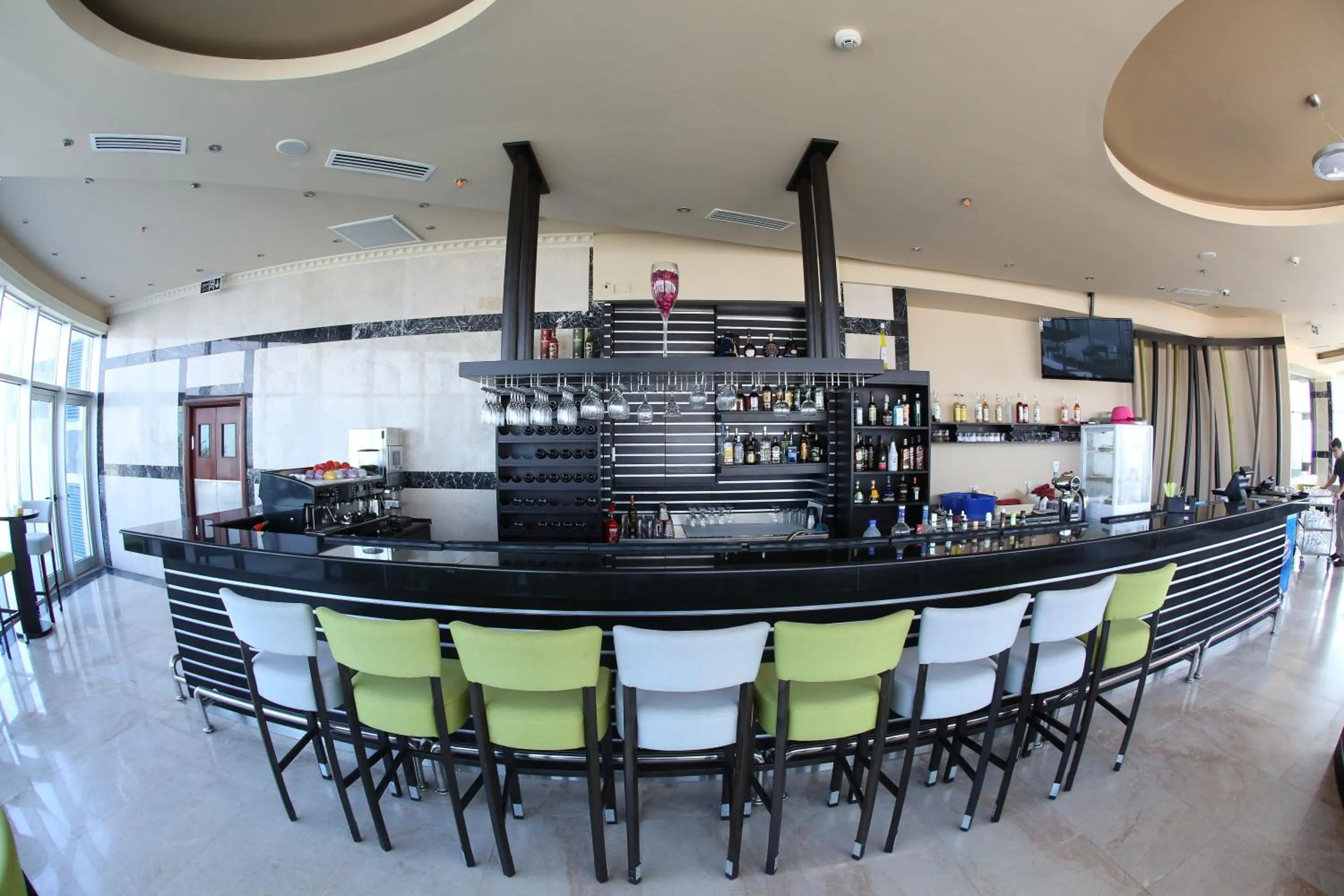 Lounge or bar in Palestine Plaza Hotel