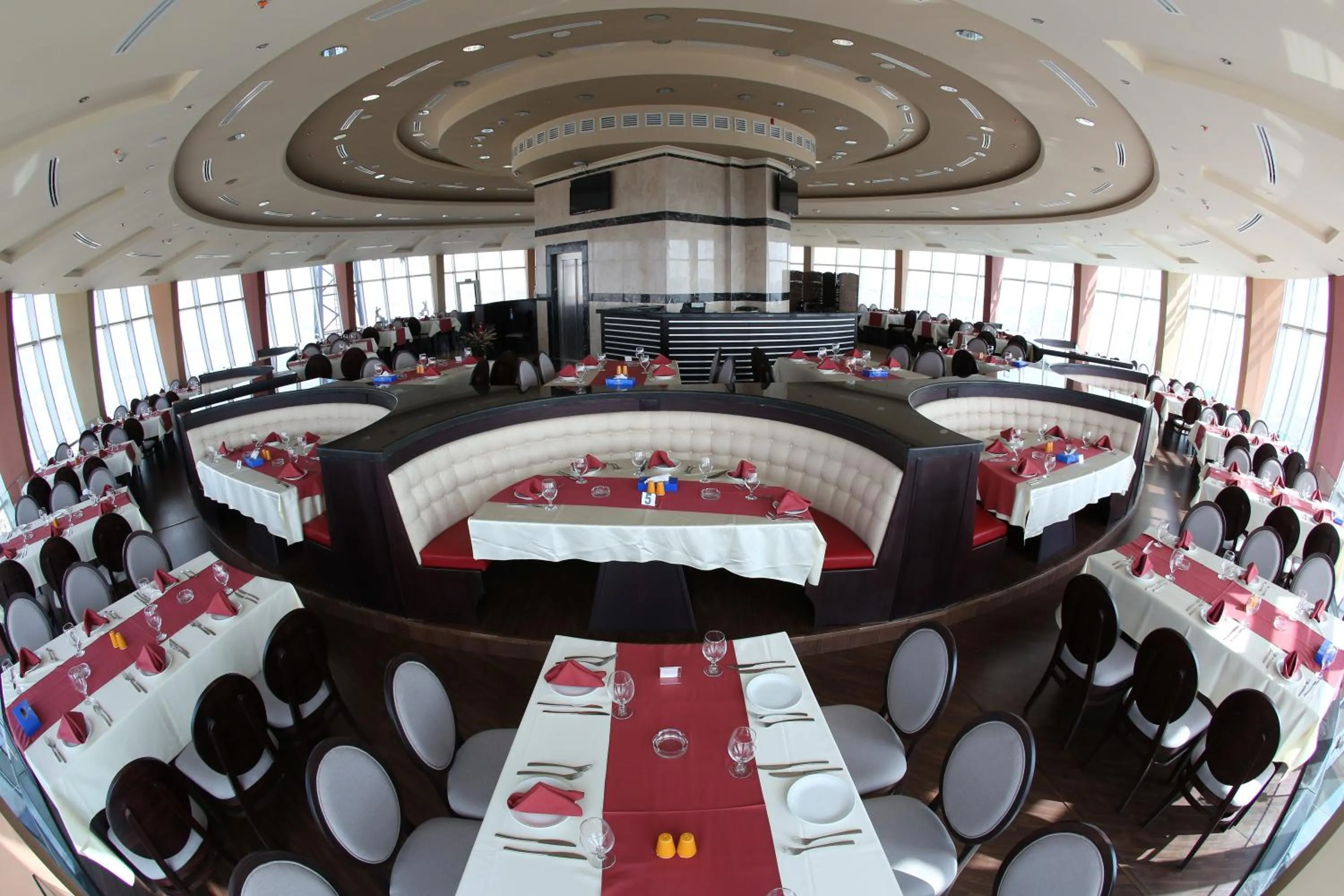 Restaurant/places to eat in Palestine Plaza Hotel