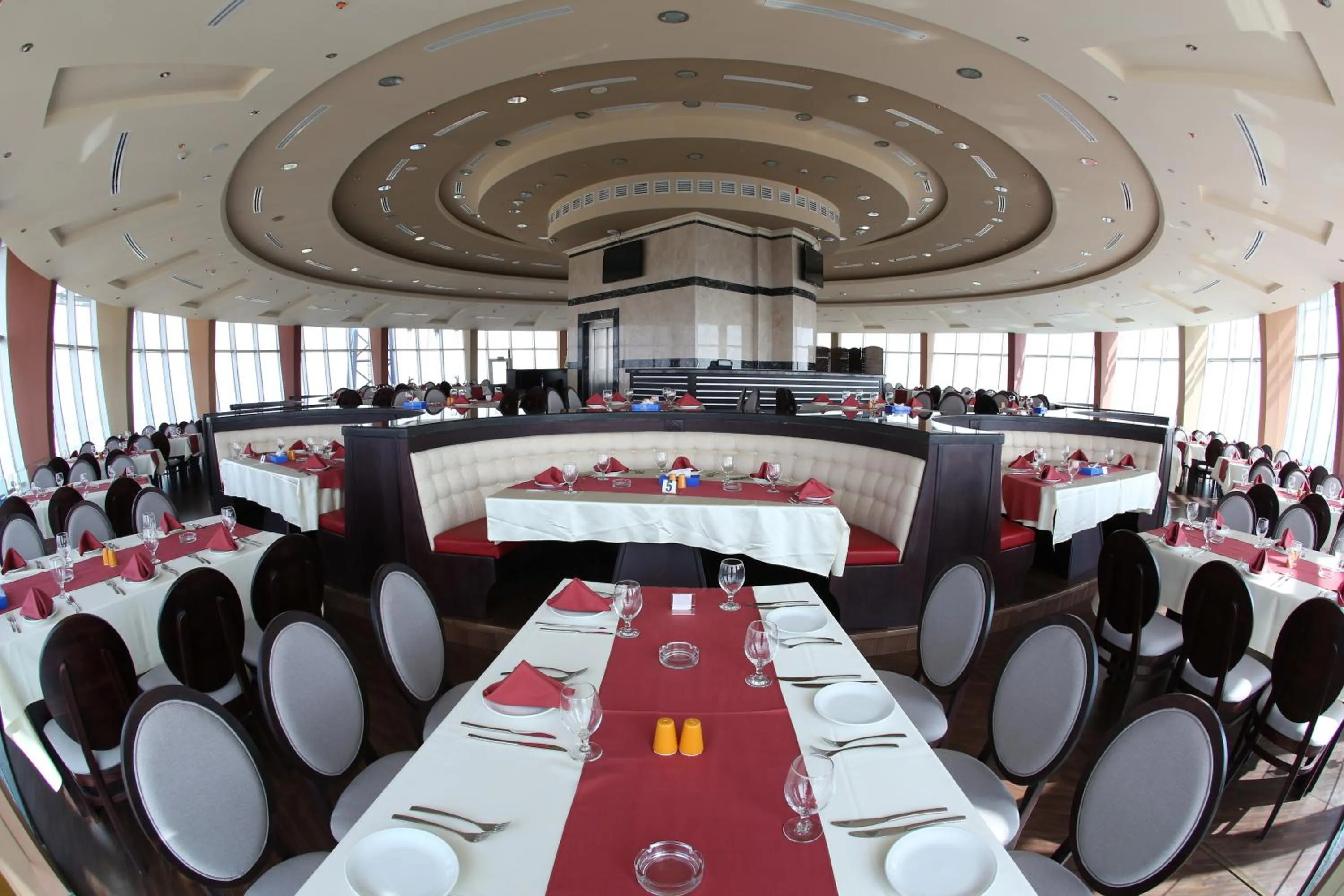 Restaurant/places to eat in Palestine Plaza Hotel