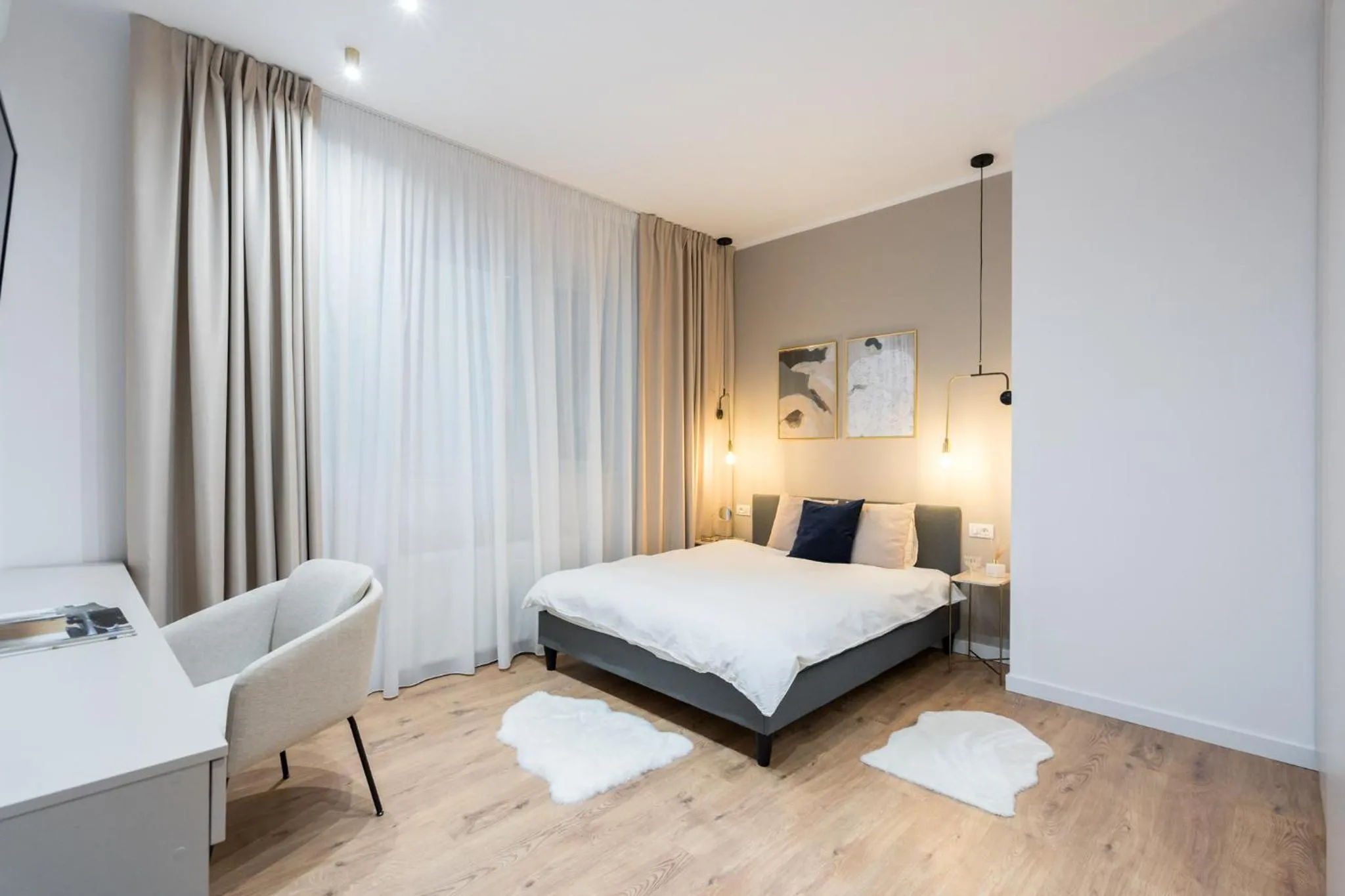 Crystal 3BDR Apartment In Center