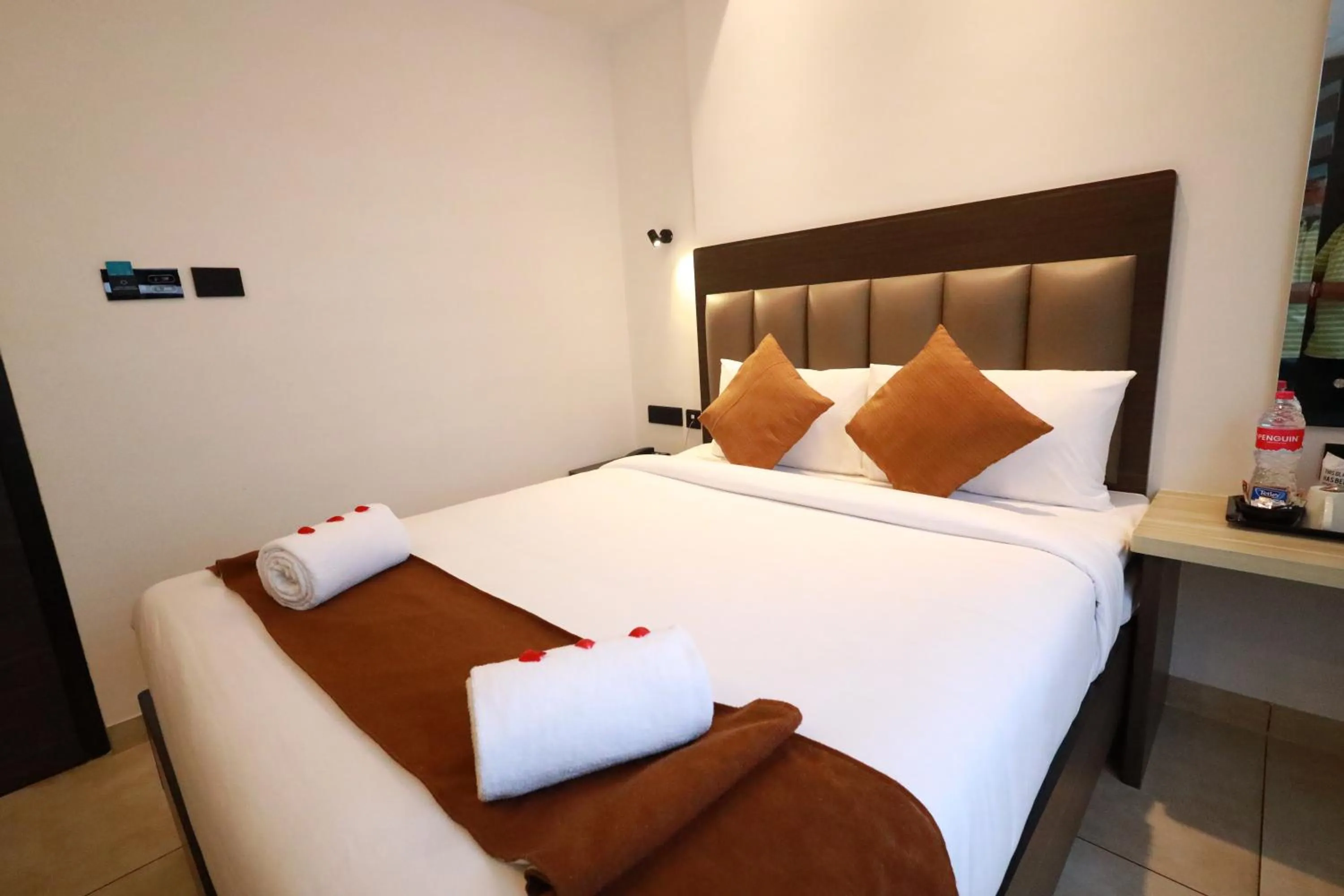 Bed in Goodland Elegance