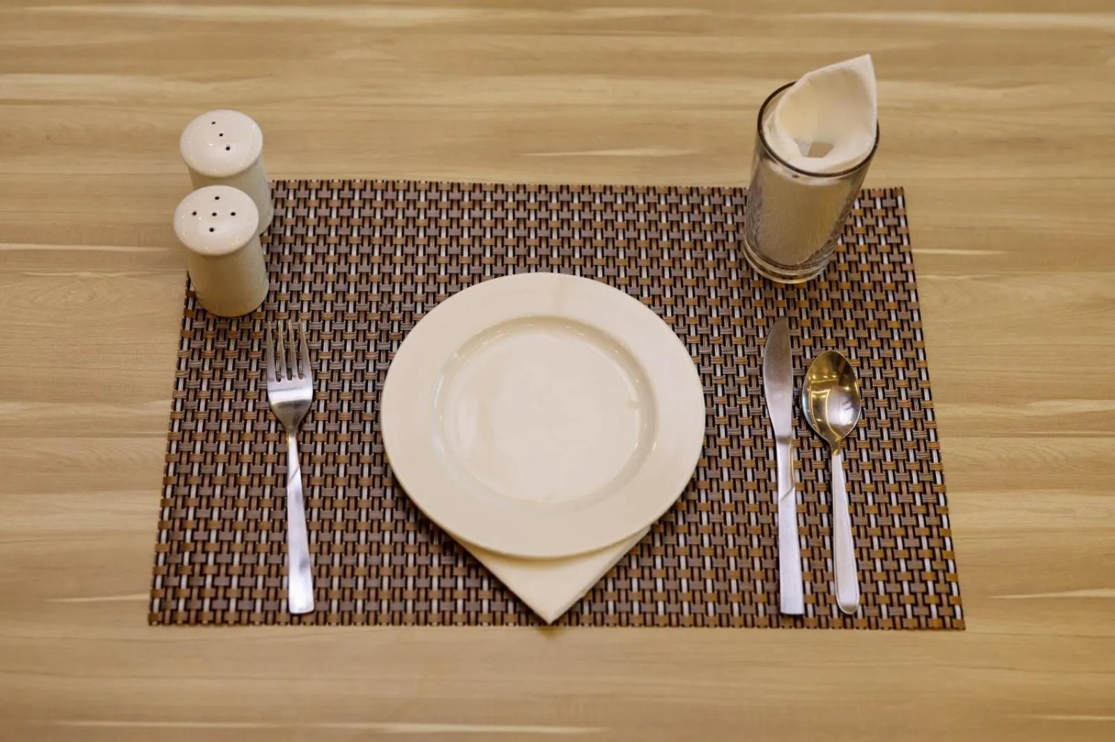 Restaurant/places to eat in Goodland Elegance