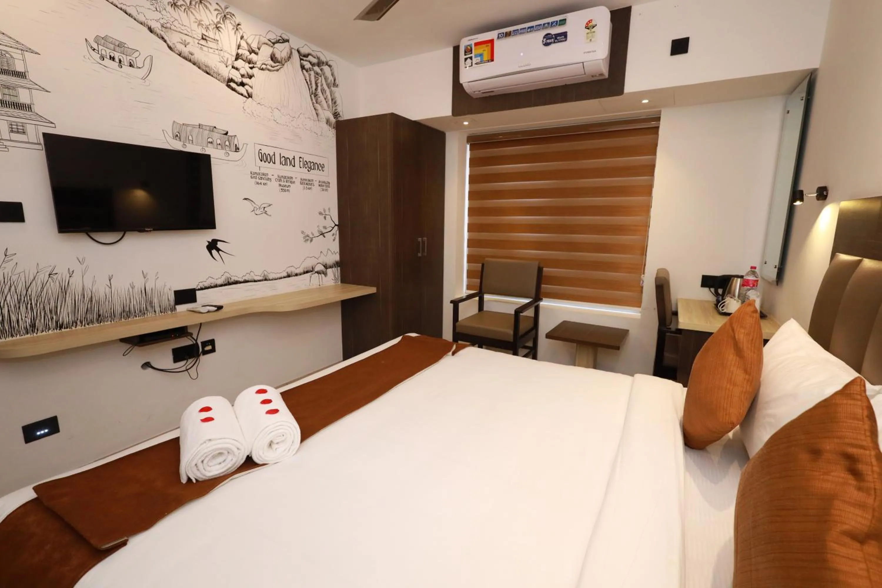 Bed in Goodland Elegance