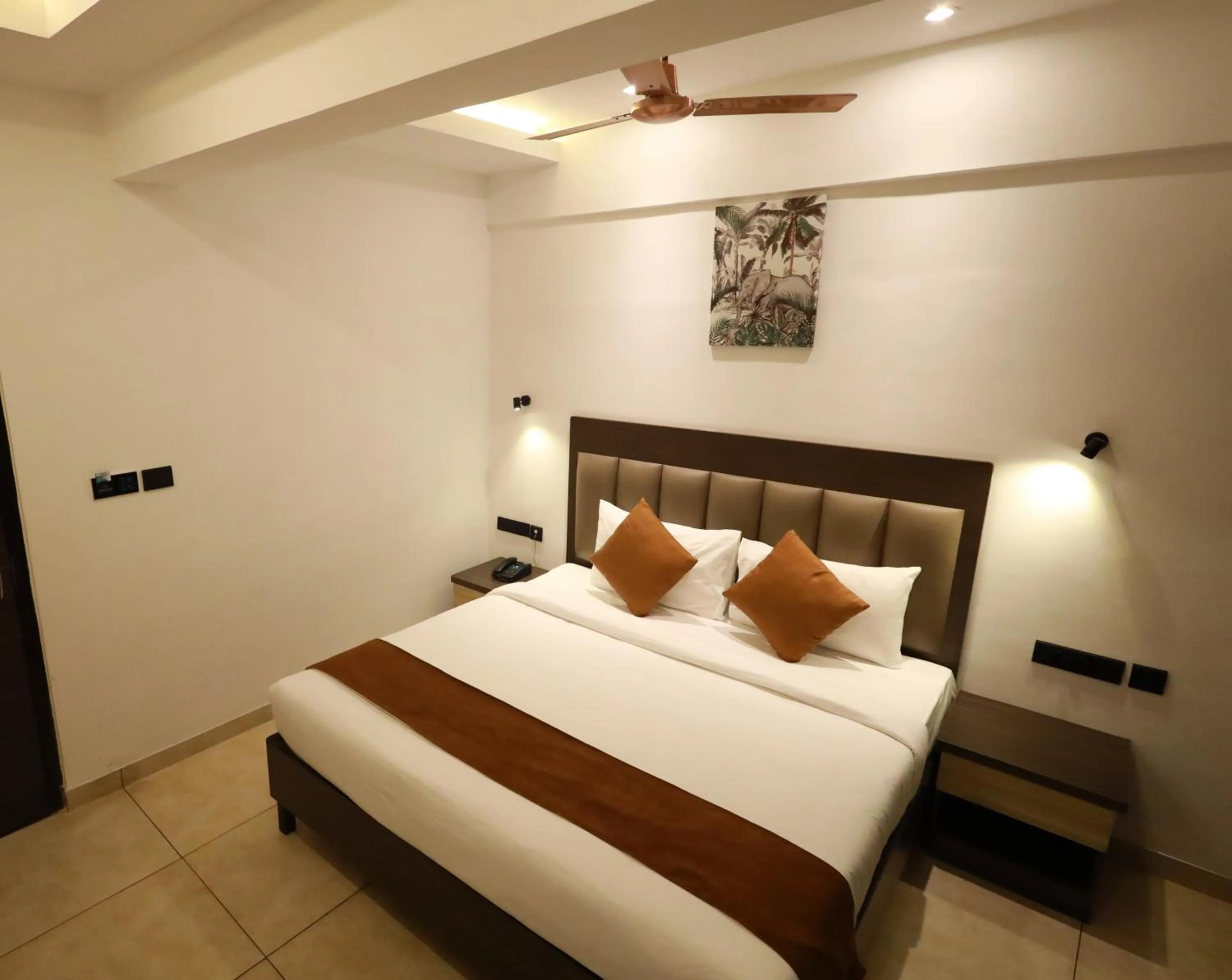 Bedroom, Bed in Goodland Elegance